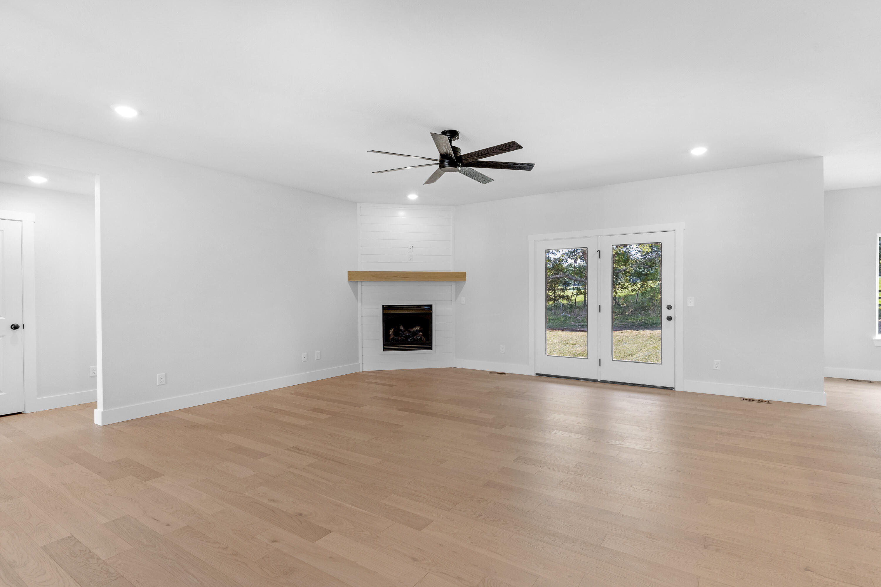 2133 North Silver Charm Avenue Property Photo 6