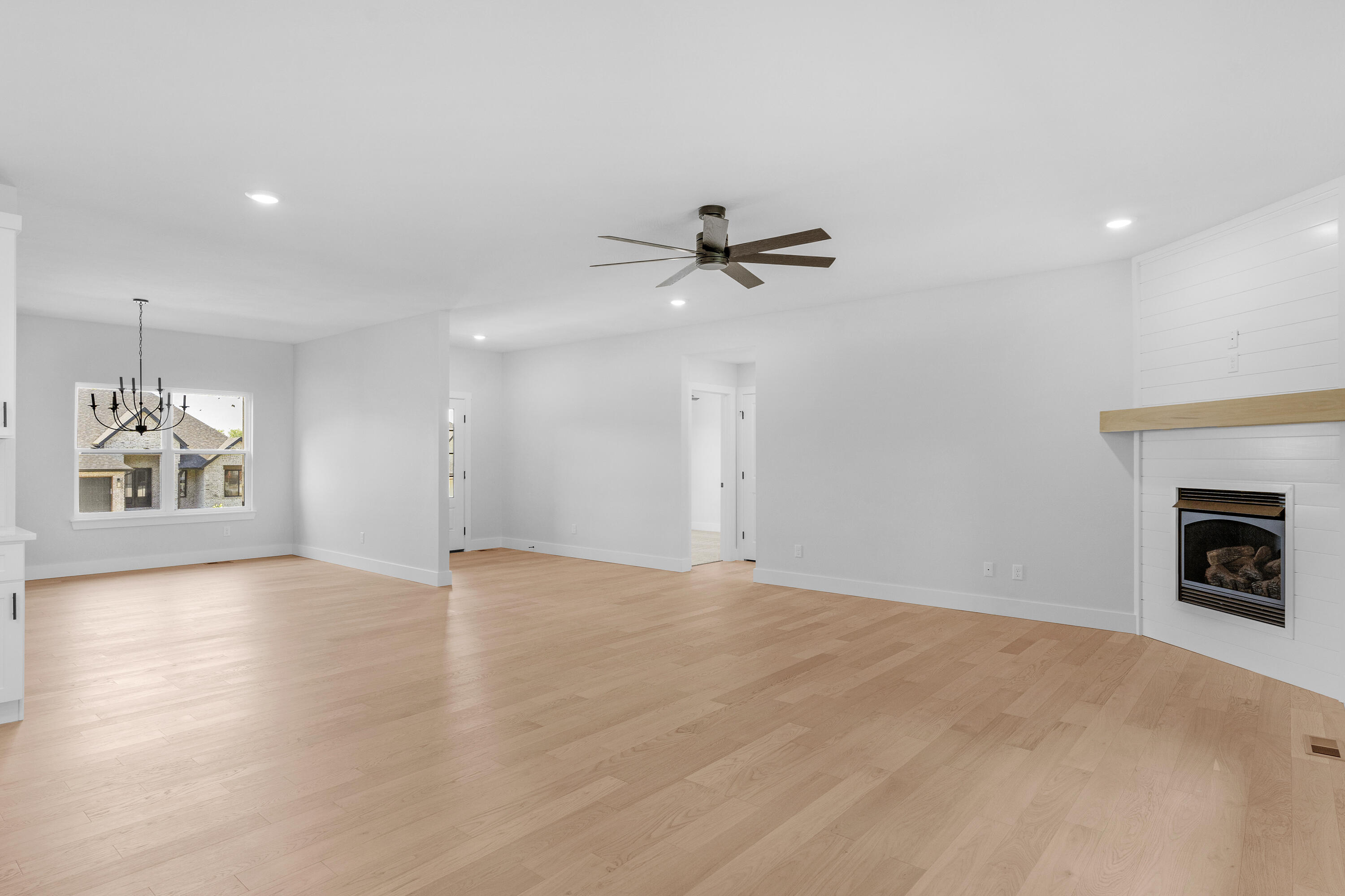 2133 North Silver Charm Avenue Property Photo 7