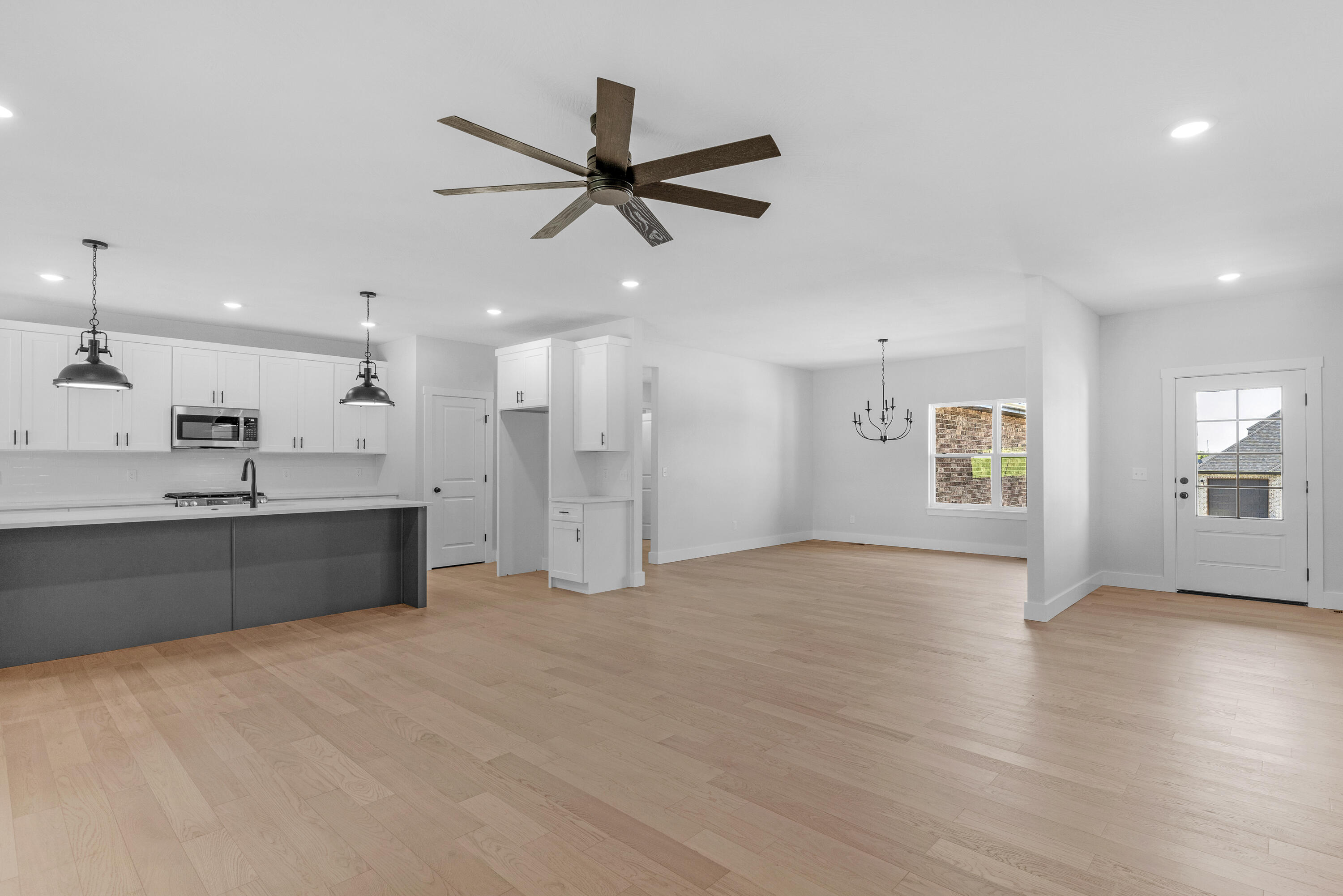 2133 North Silver Charm Avenue Property Photo 9