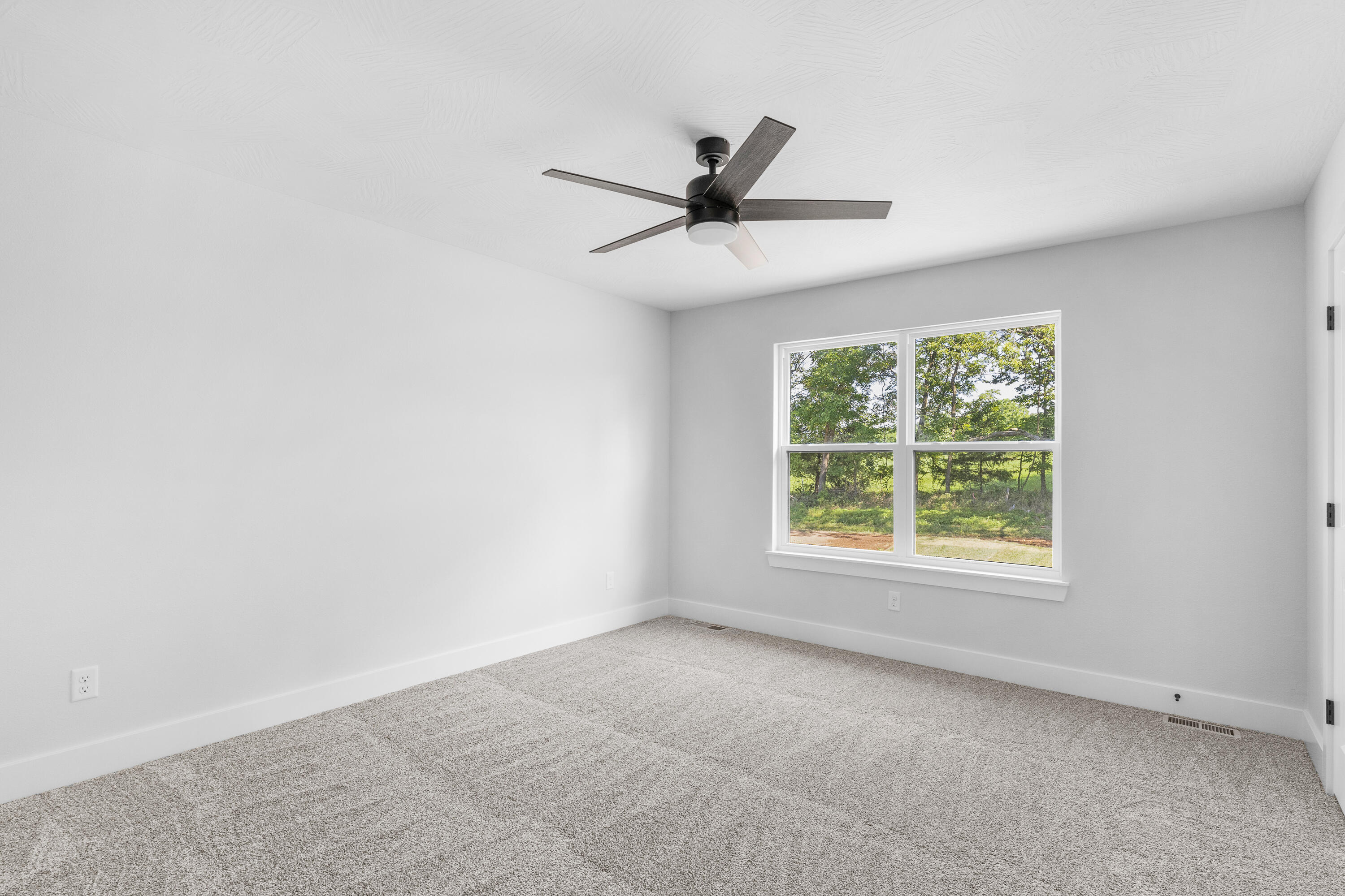 2133 North Silver Charm Avenue Property Photo 37