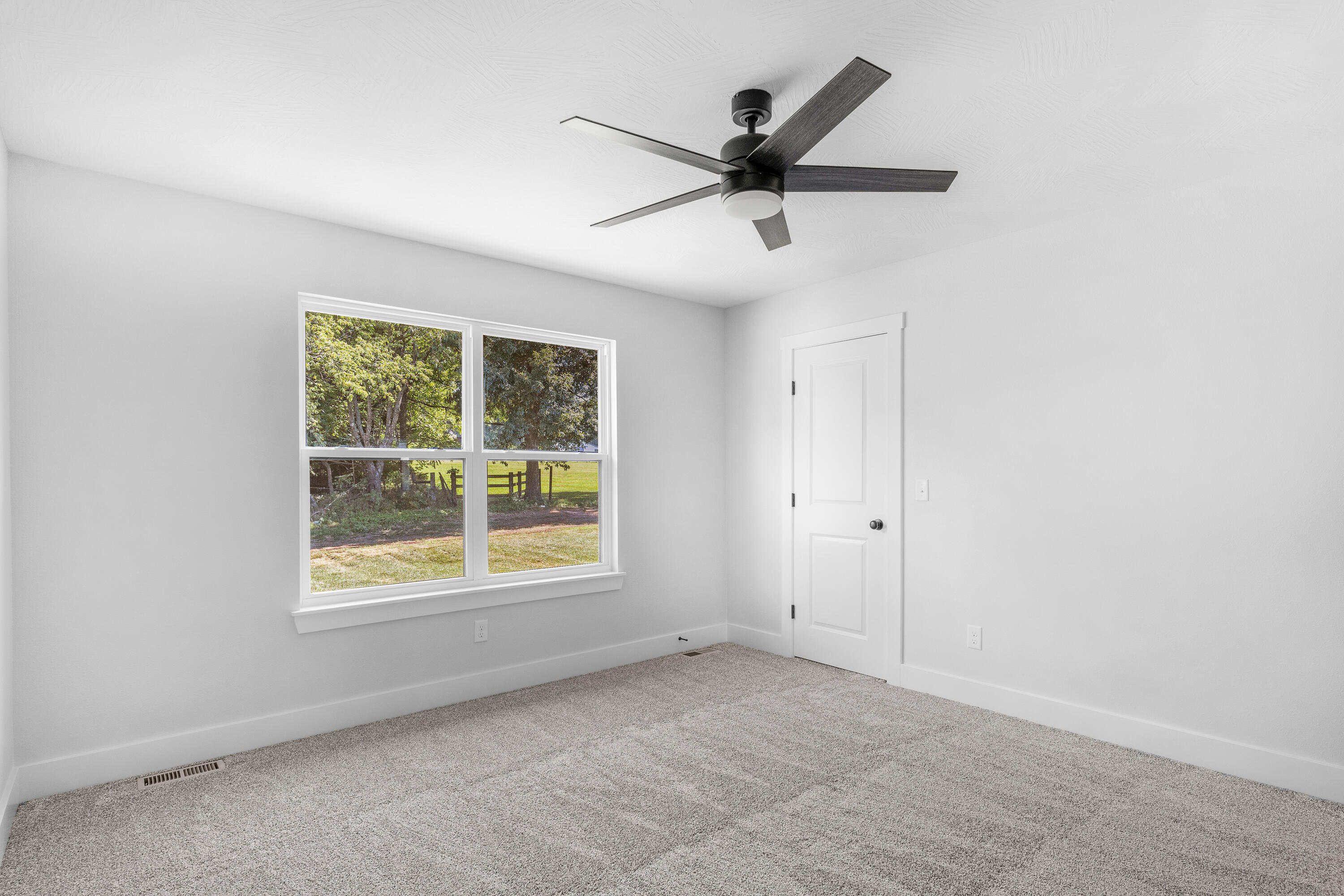 2133 North Silver Charm Avenue Property Photo 38