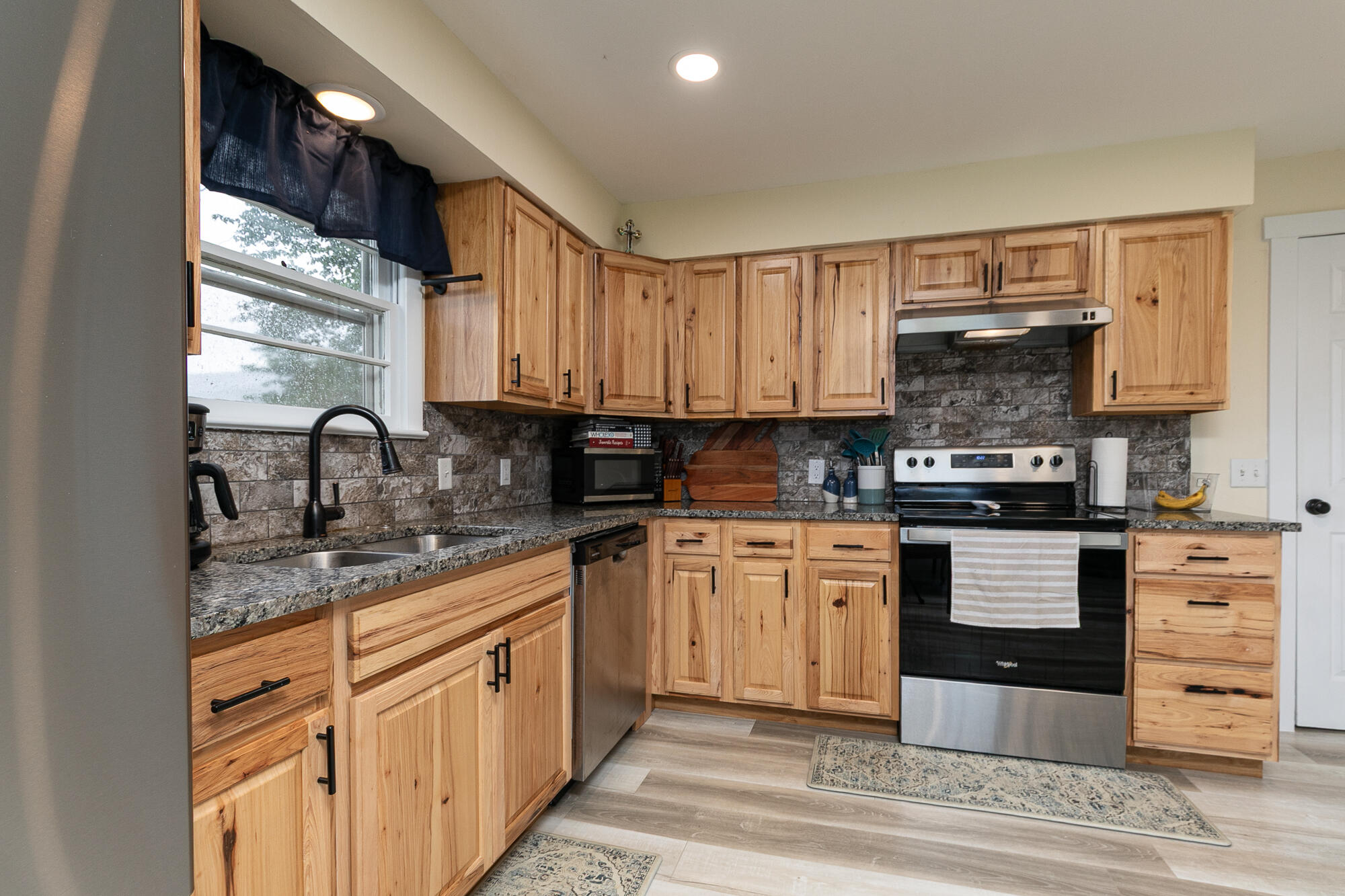 3809 Spring Hill Road Property Photo 8