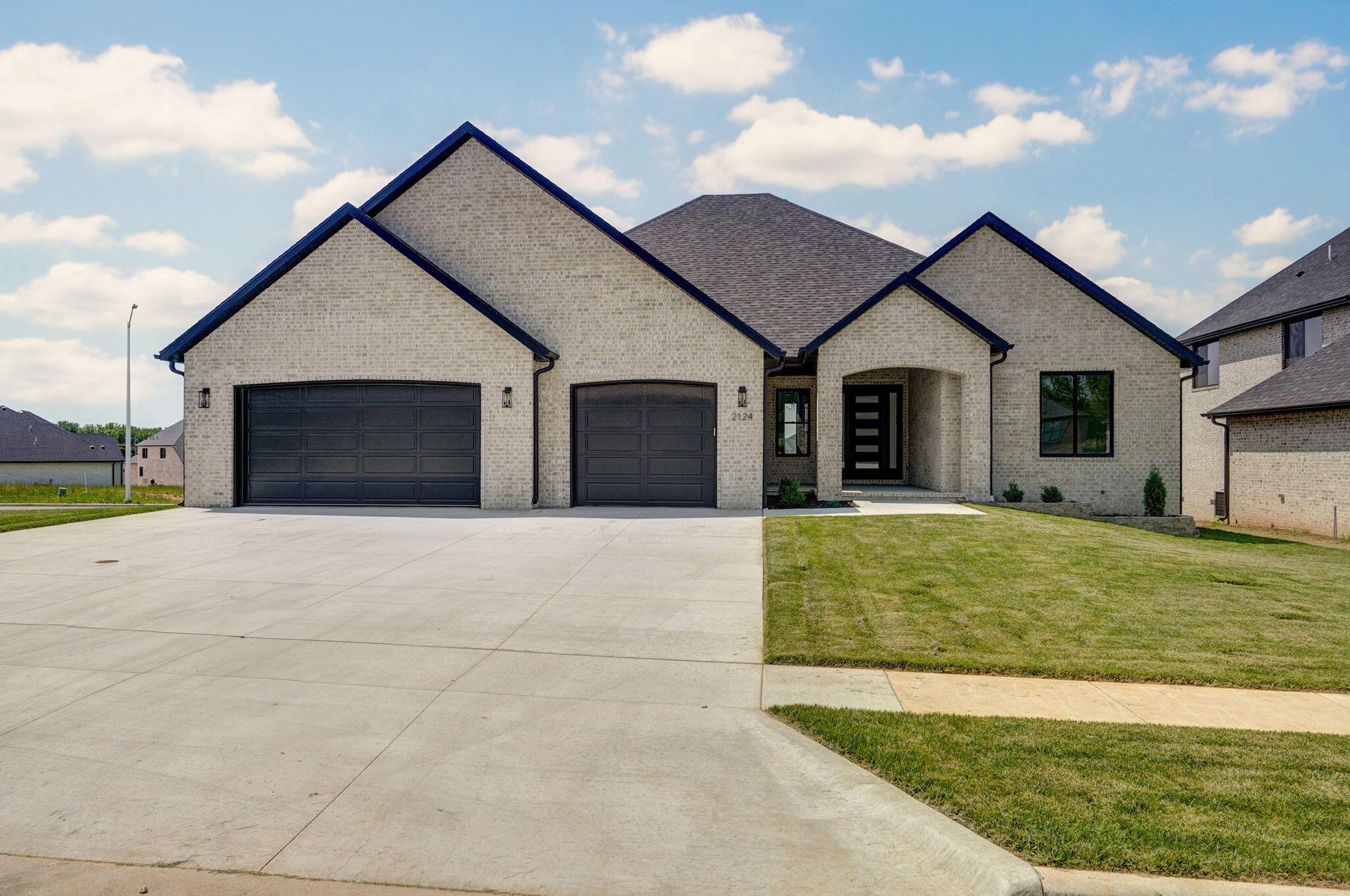 2124 North Silver Charm Avenue Property Photo 1