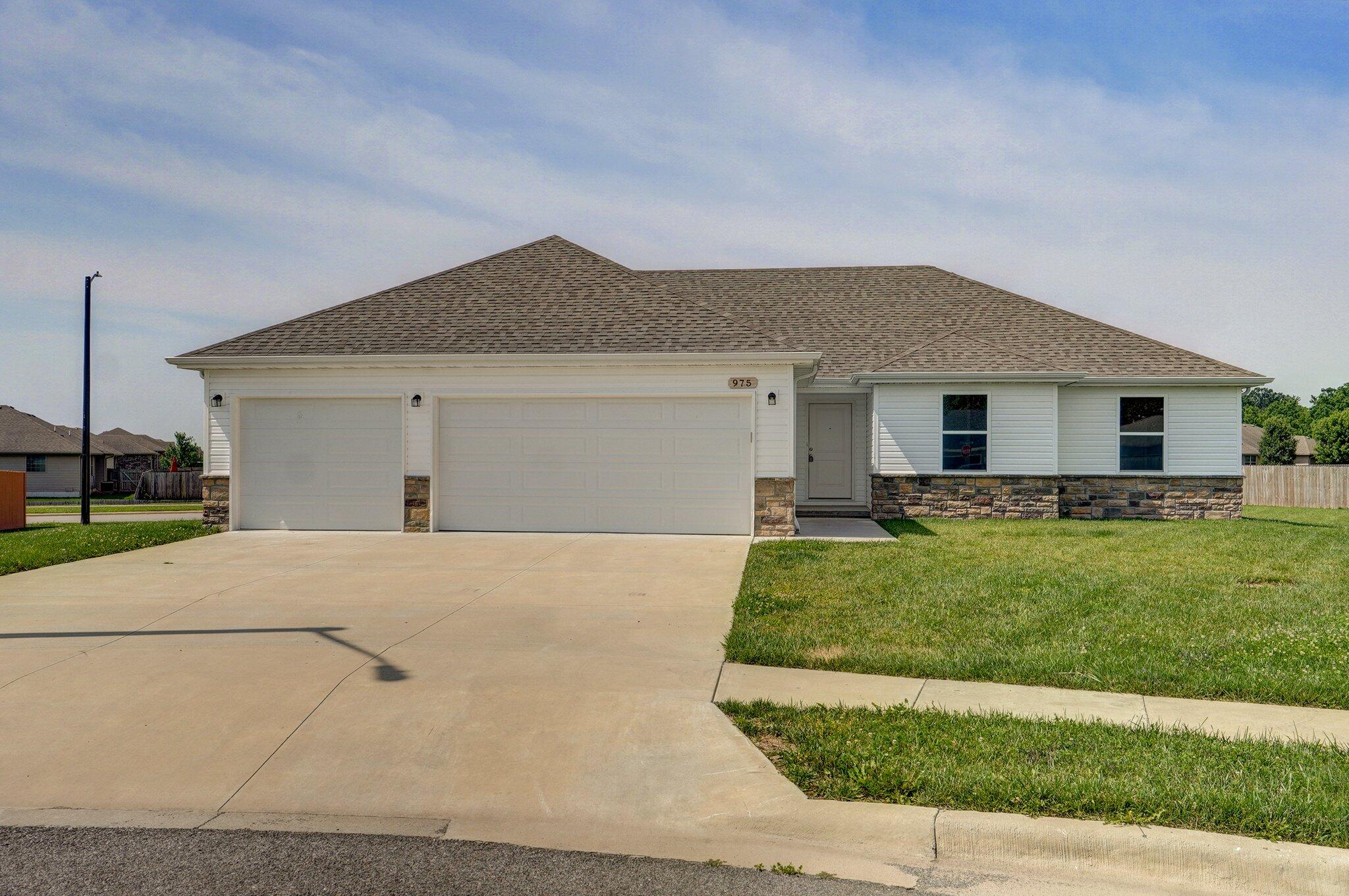 975 South Montpelier Court Property Photo 1