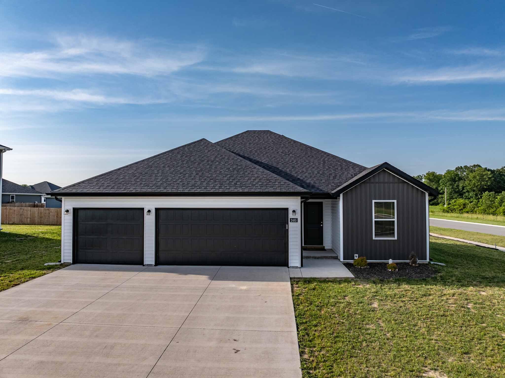 2485 East Spaniel Street