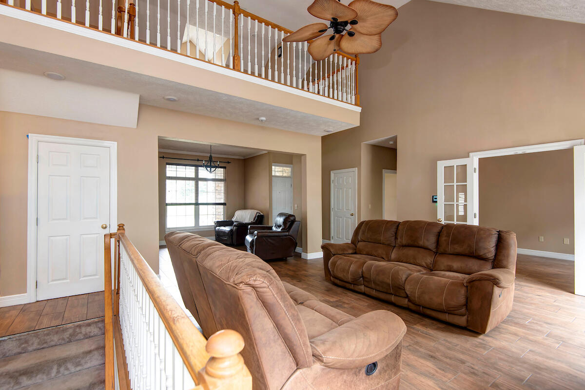 1108 North 18th Avenue Property Photo 6
