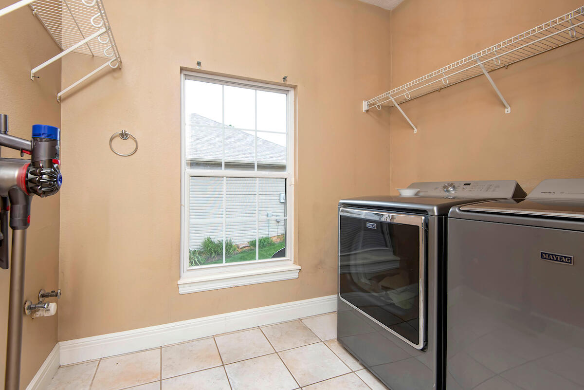1108 North 18th Avenue Property Photo 23