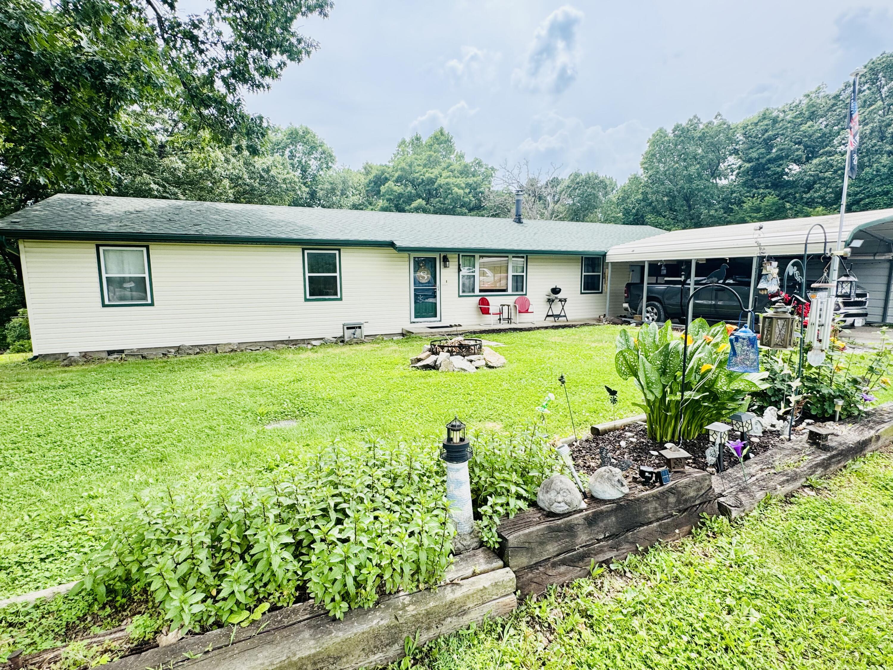 707 Highway F Property Photo 1