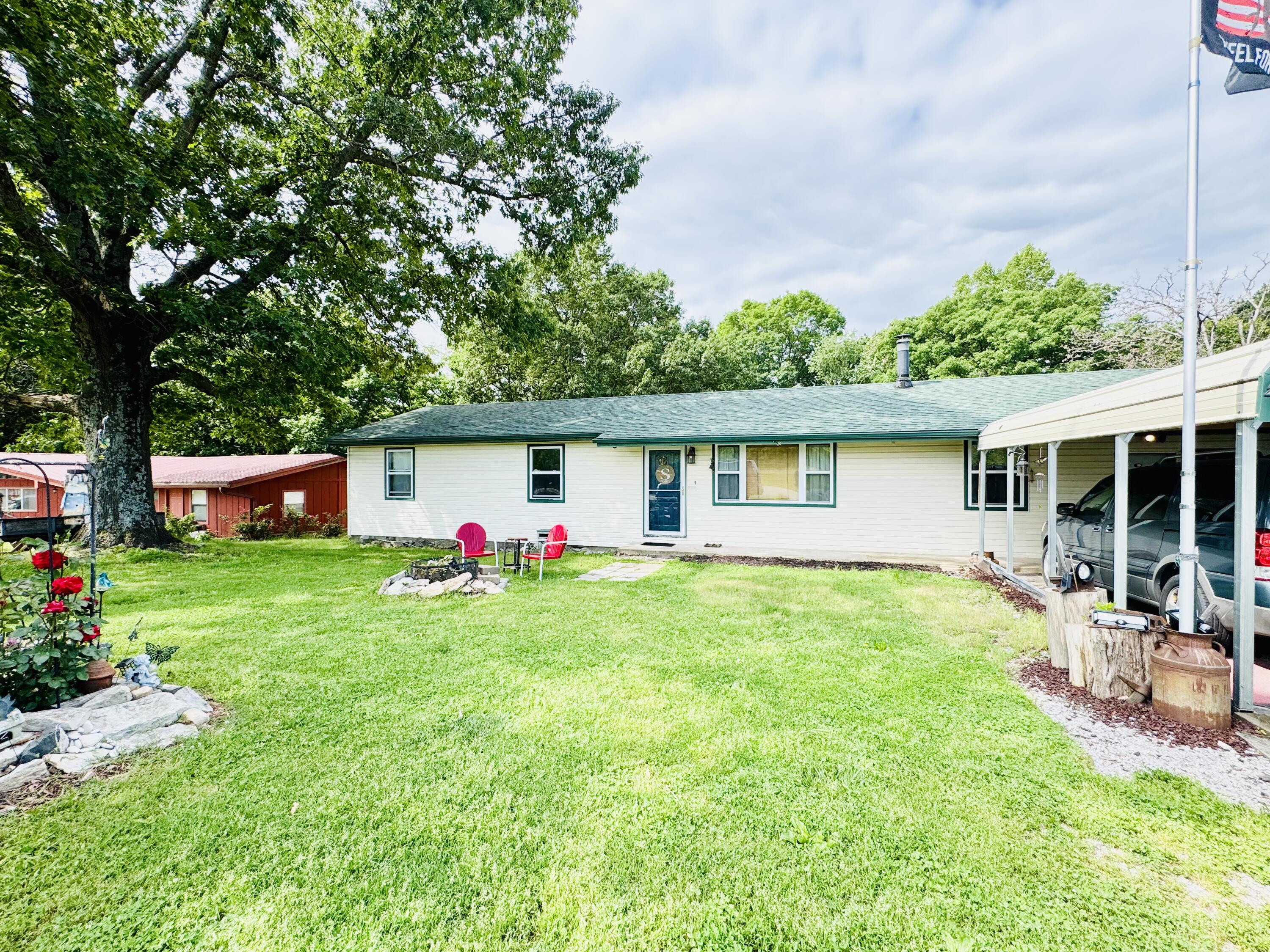 707 Highway F Property Photo 3