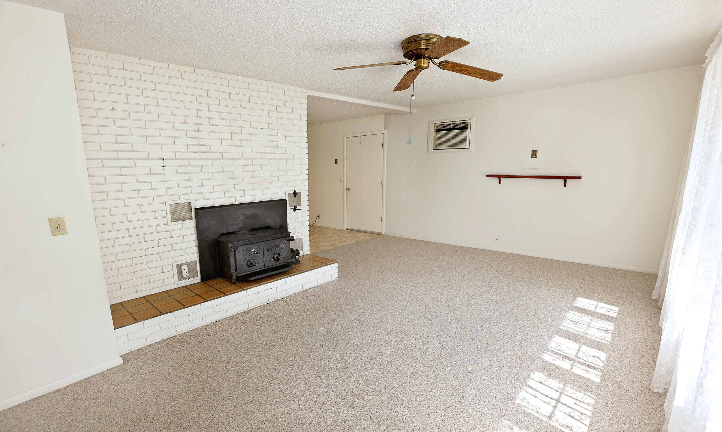 1105 North Pine Street Property Photo 5