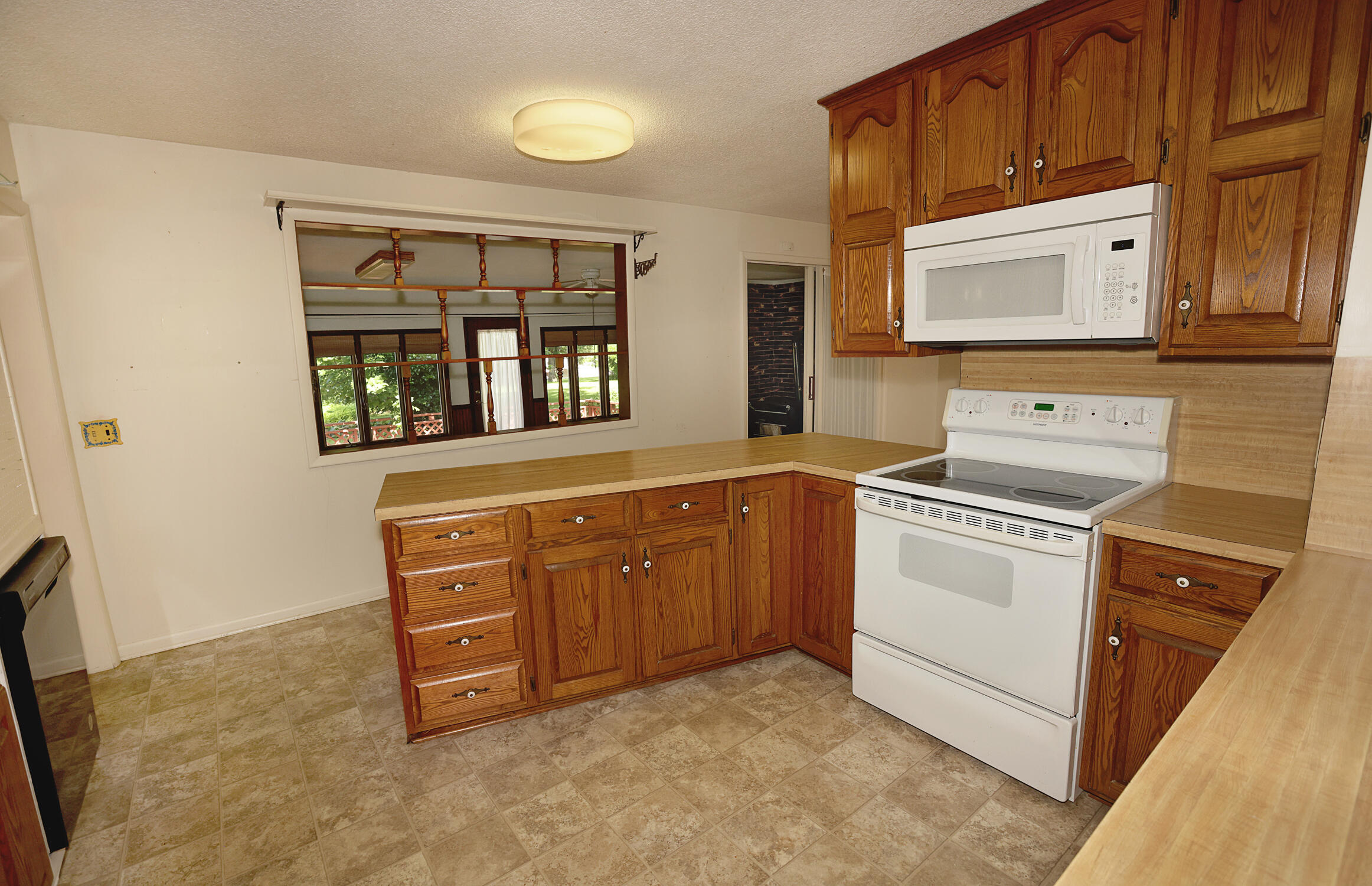 1105 North Pine Street Property Photo 9