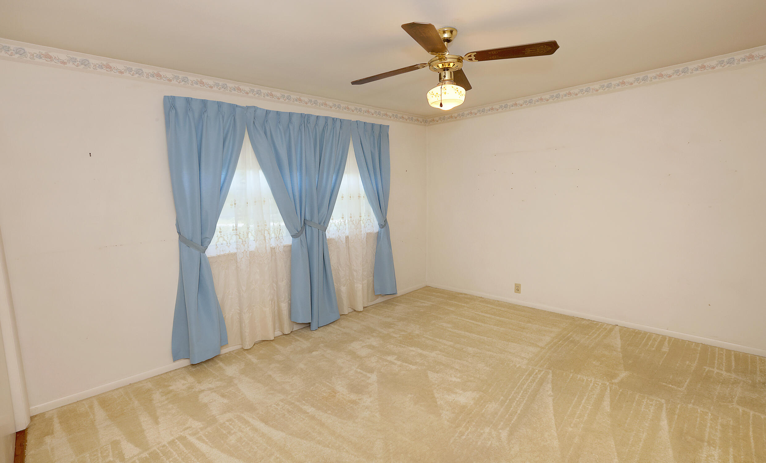 1105 North Pine Street Property Photo 13