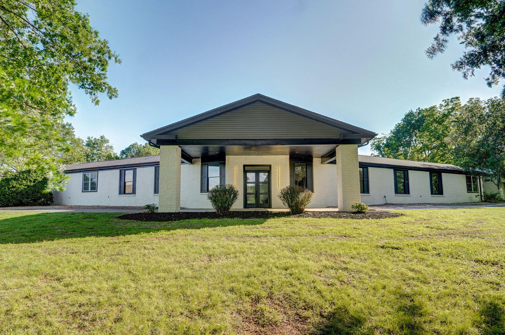 5021 South Farm Road 137 Property Photo 1