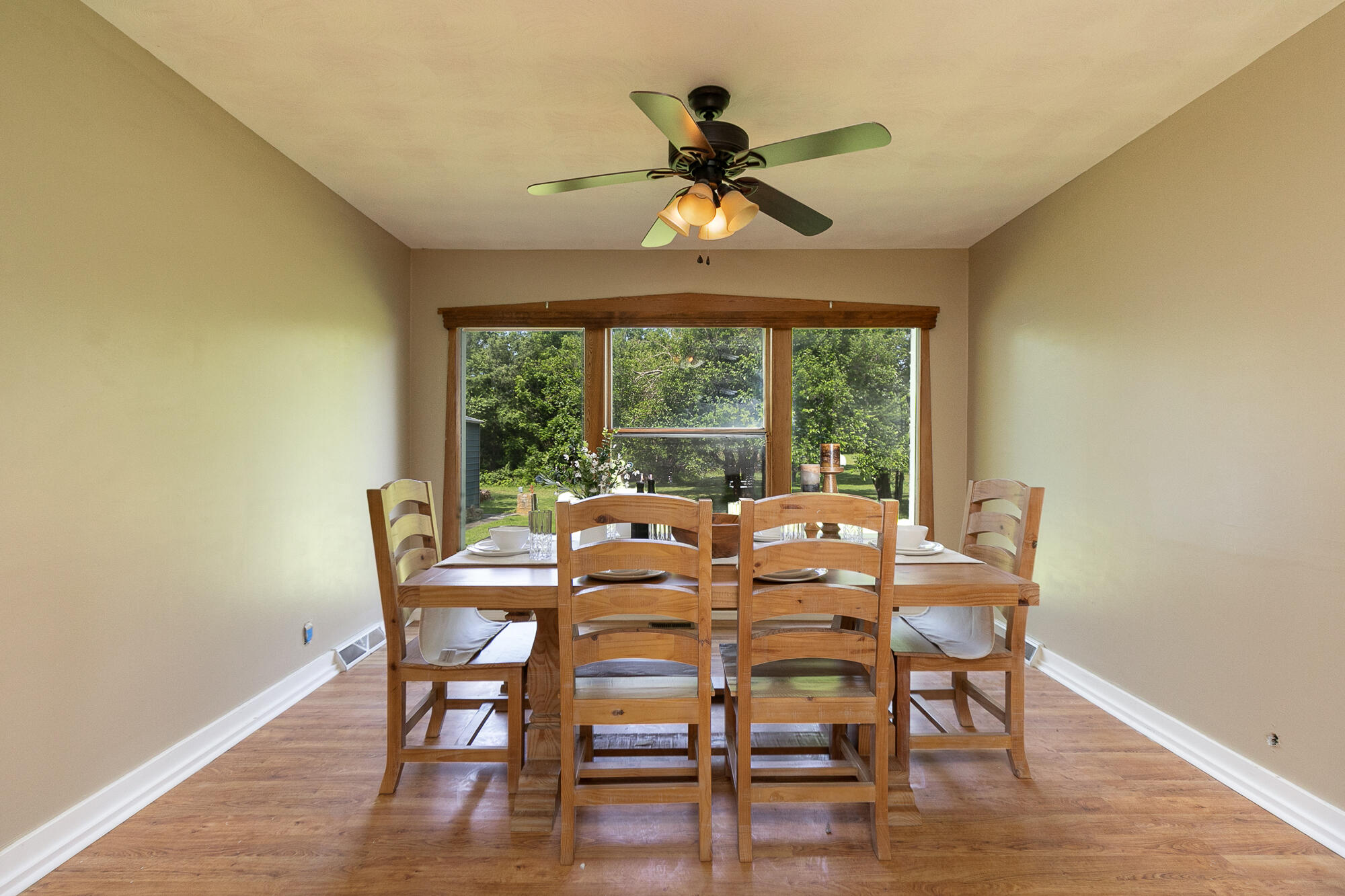 2225 North Plainview Avenue Property Photo 15