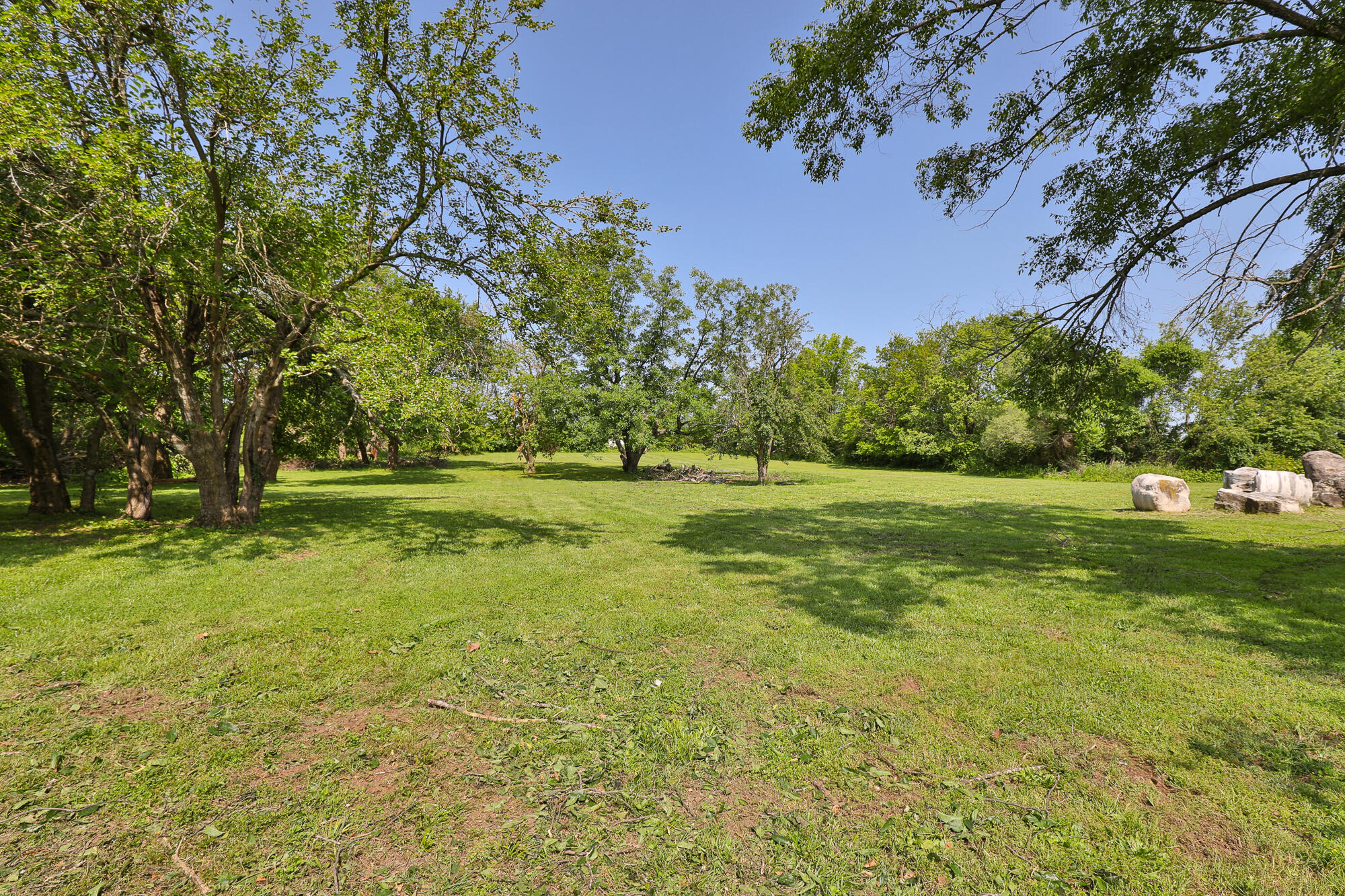 2225 North Plainview Avenue Property Photo 52