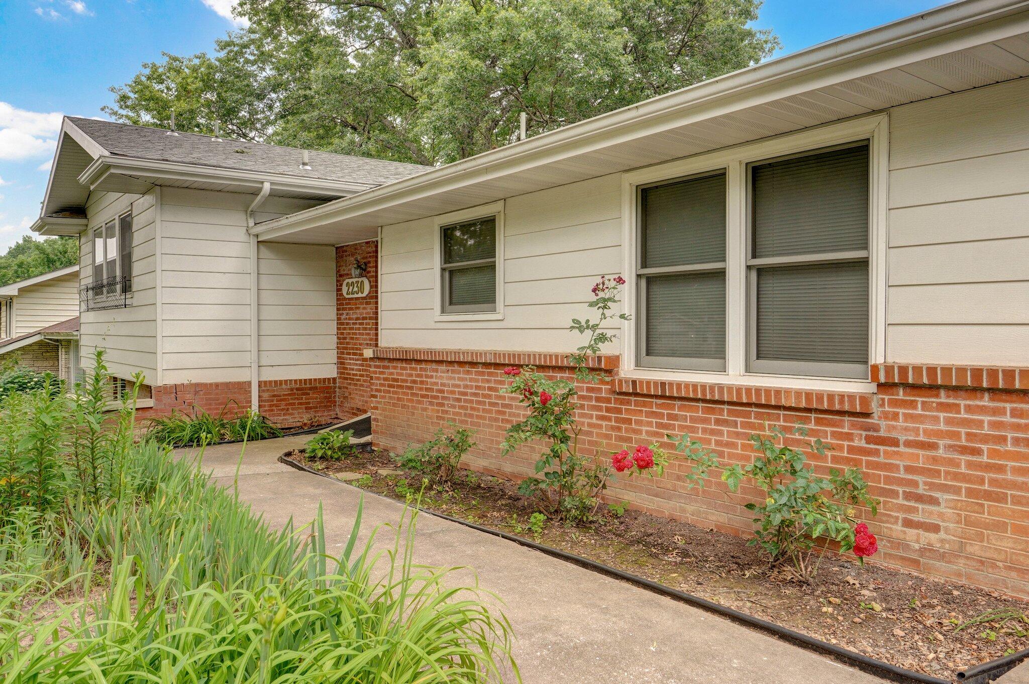 2230 East Barataria Street Property Photo 4