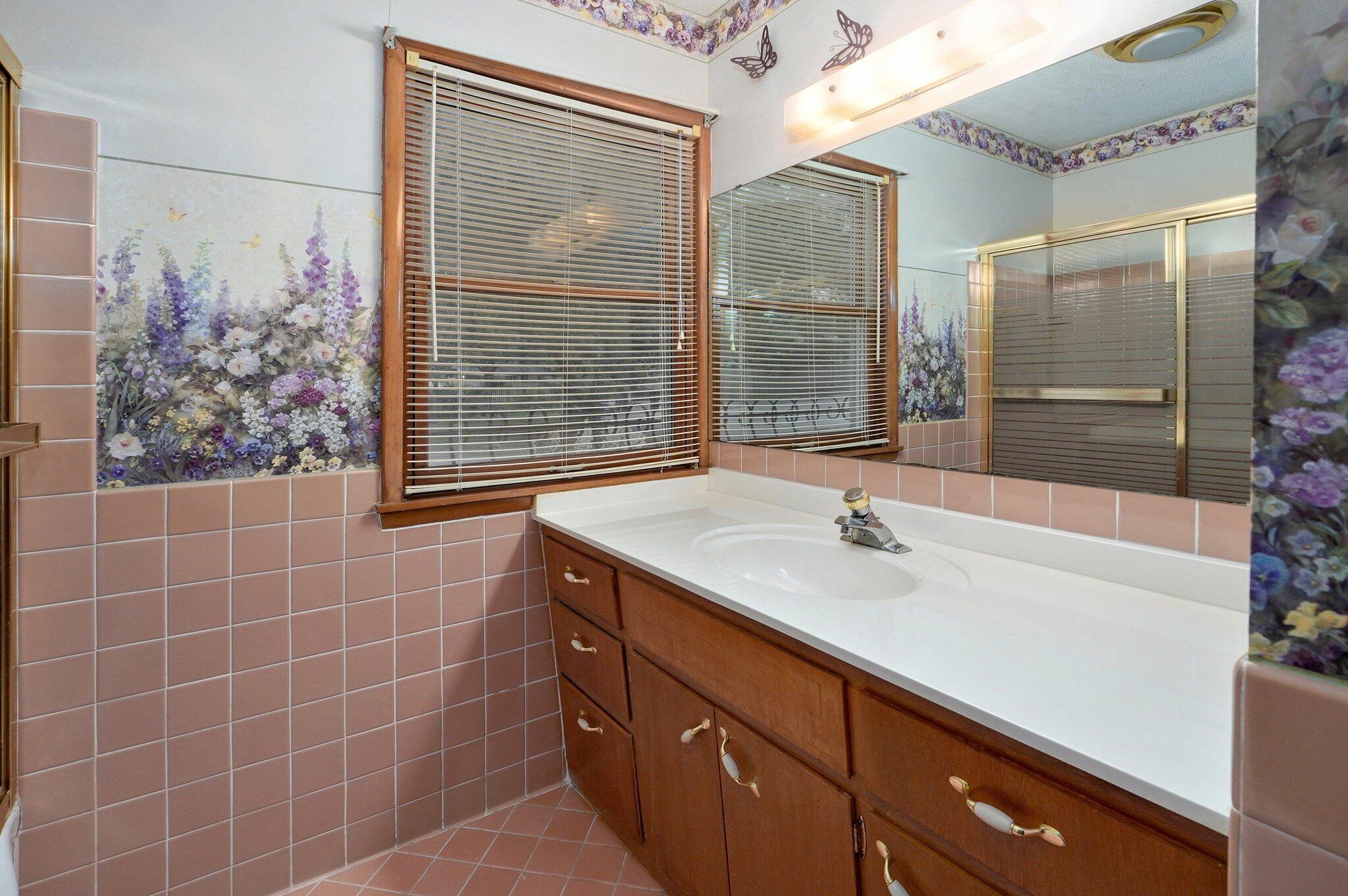 2230 East Barataria Street Property Photo 25