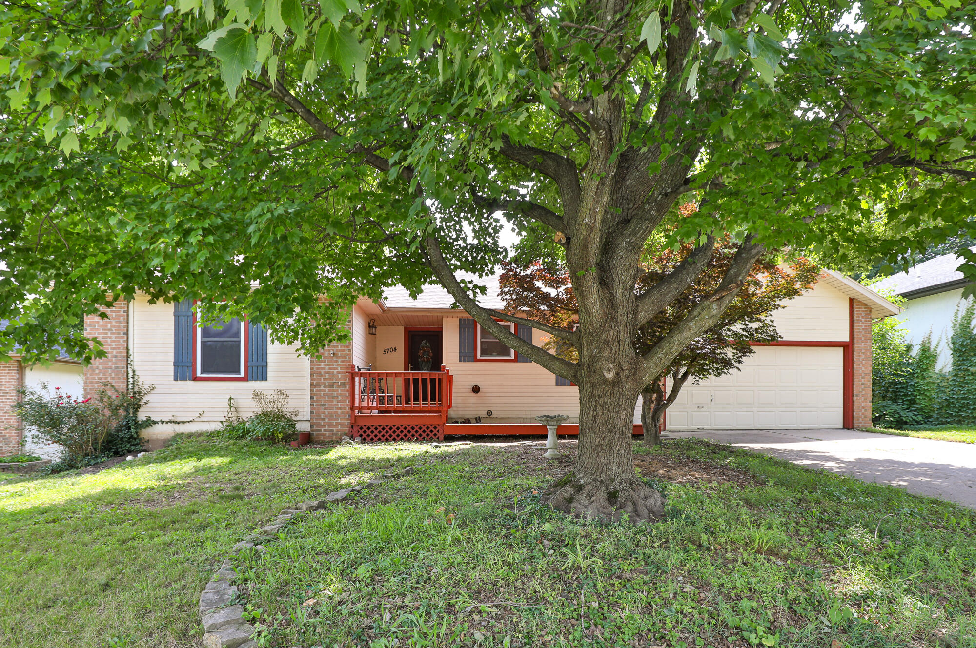 5704 South Franklin South Avenue Property Photo 1
