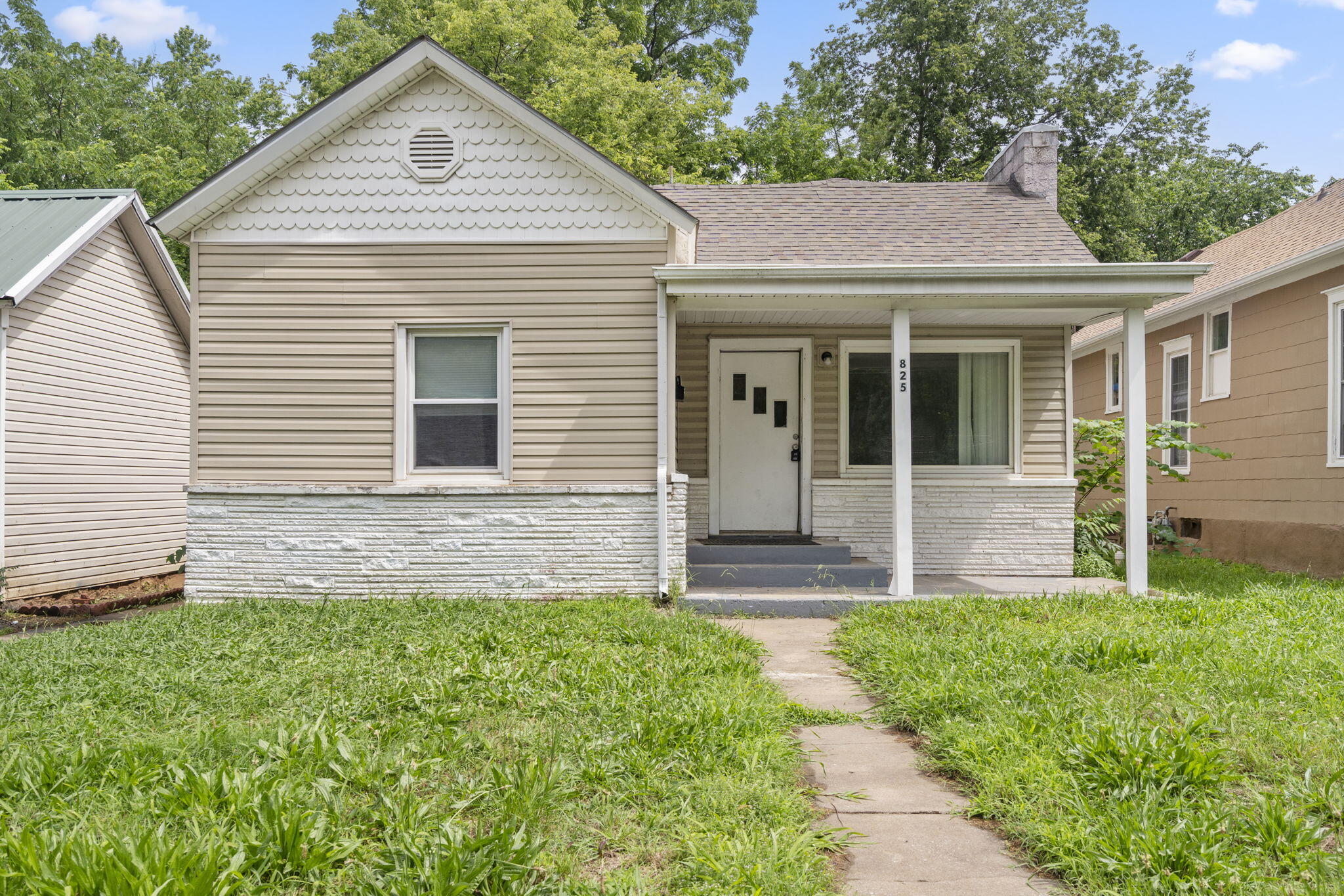 825 West Nichols Street Property Photo 1