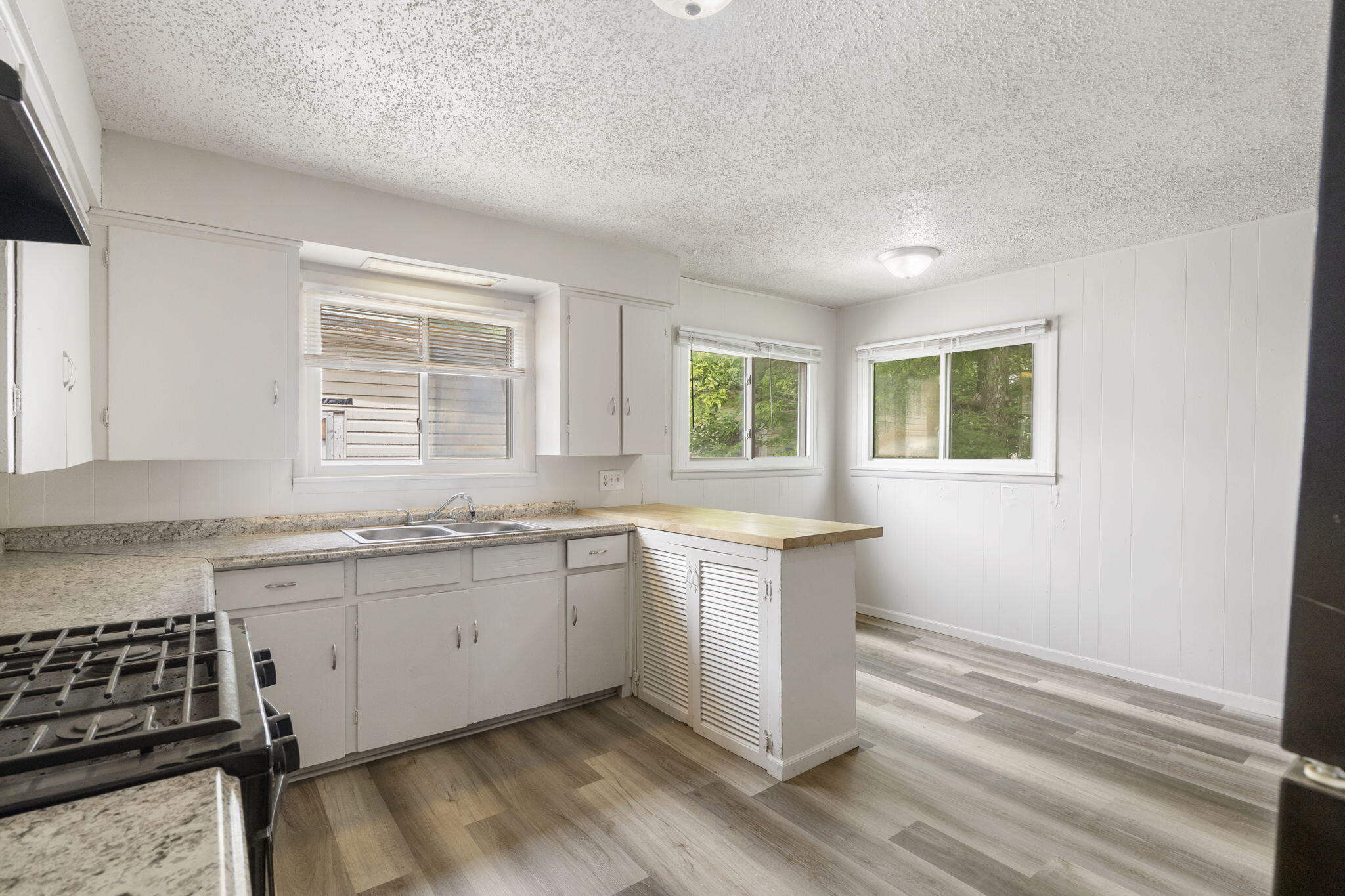 825 West Nichols Street Property Photo 12
