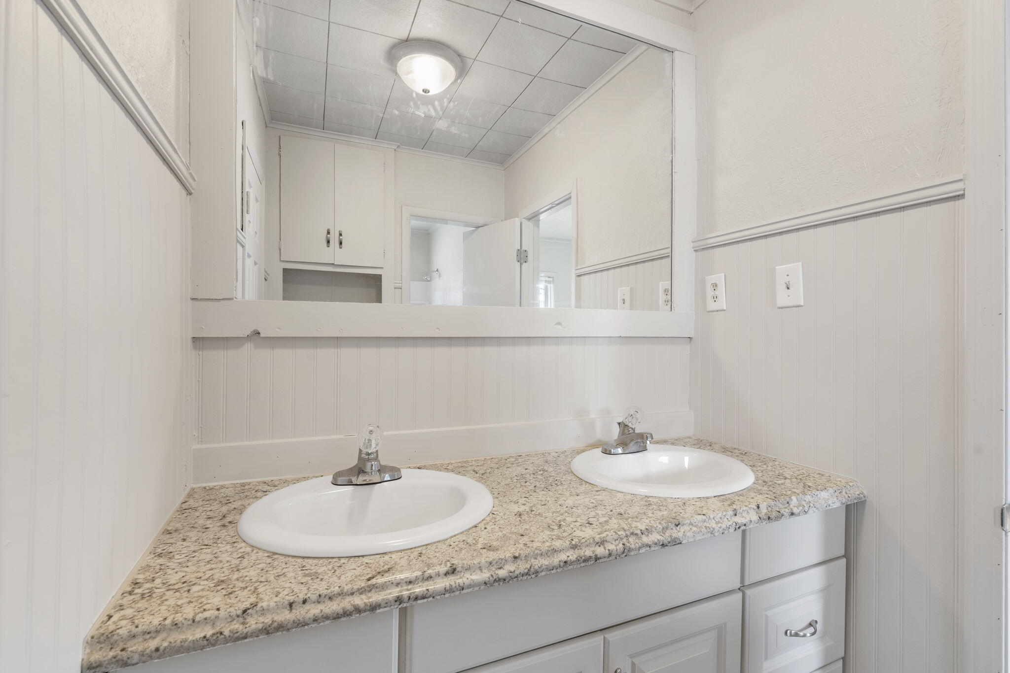 825 West Nichols Street Property Photo 18