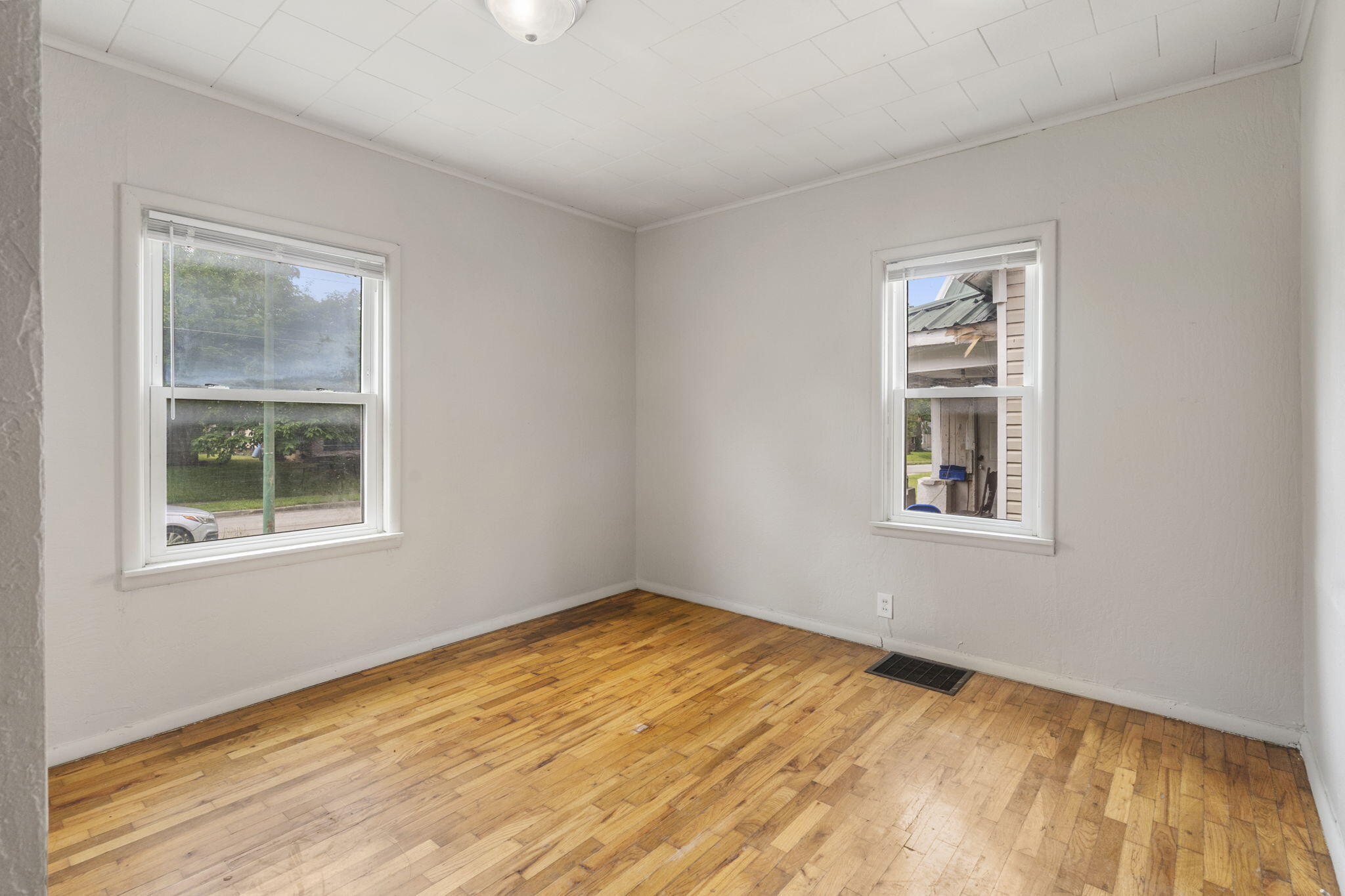 825 West Nichols Street Property Photo 20