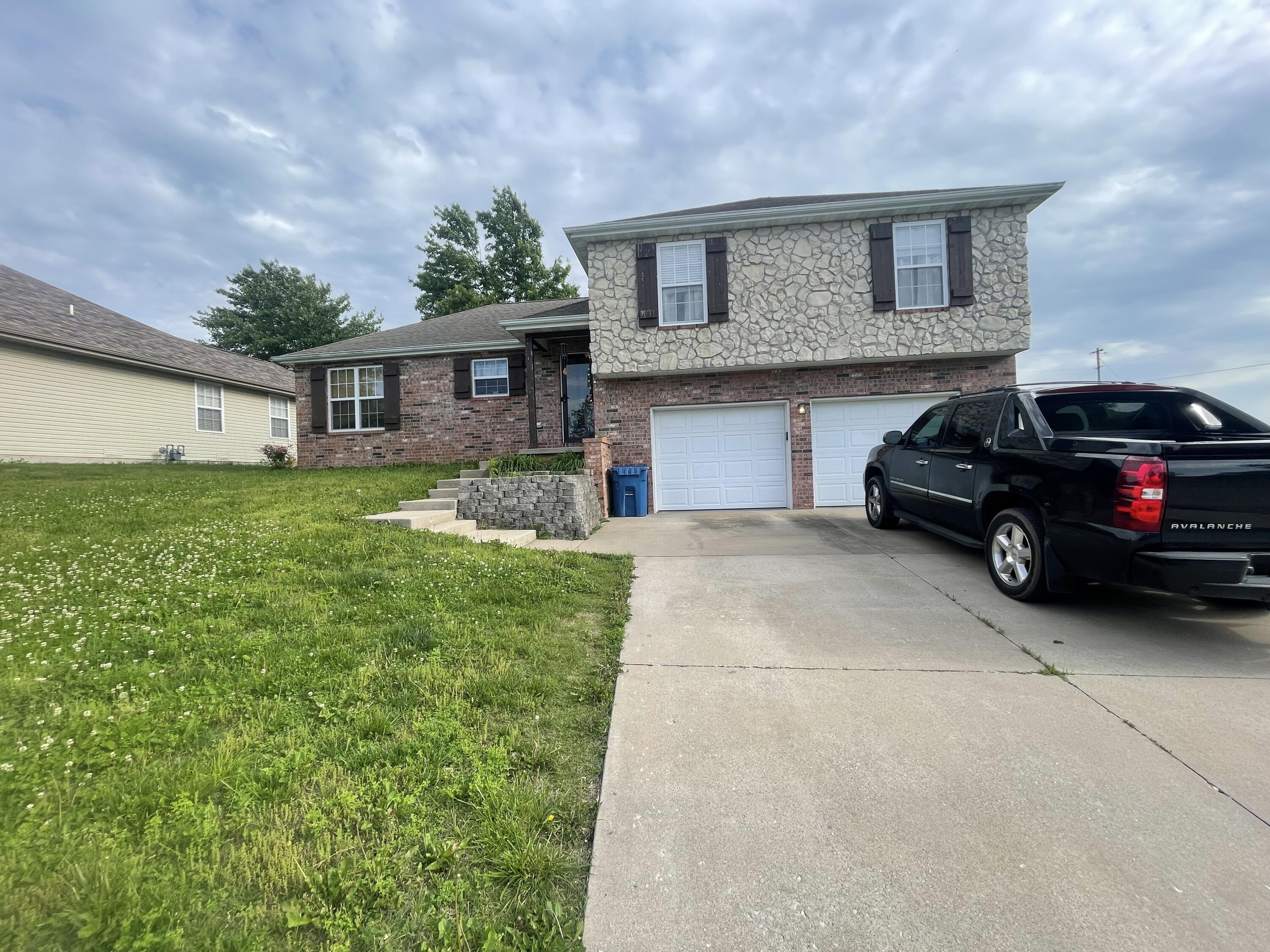 1008 West Bates Drive Property Photo 1