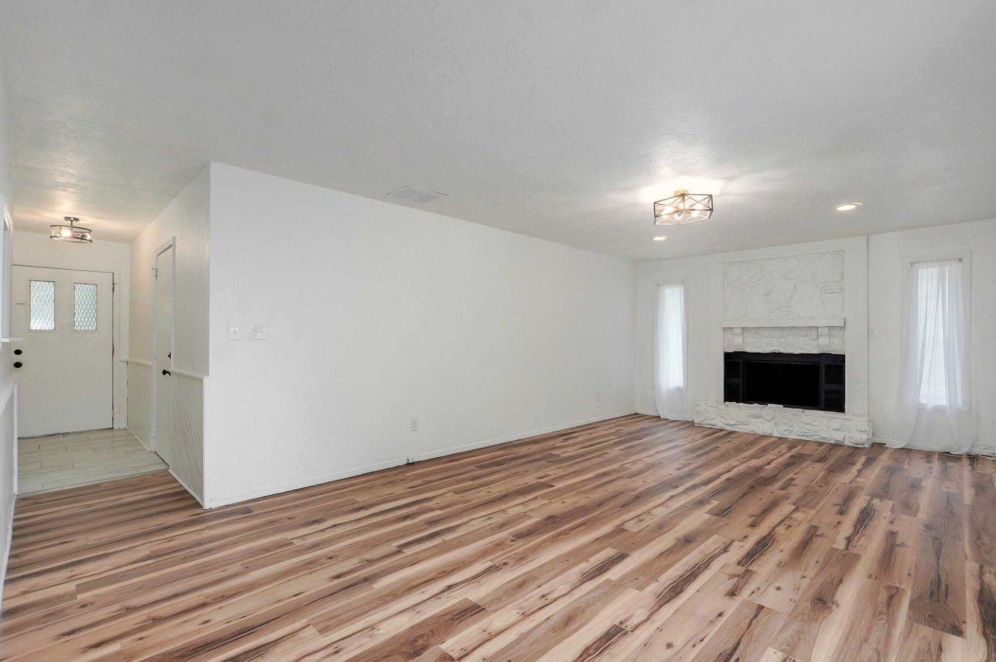 930 West Sunset Street Property Photo 4