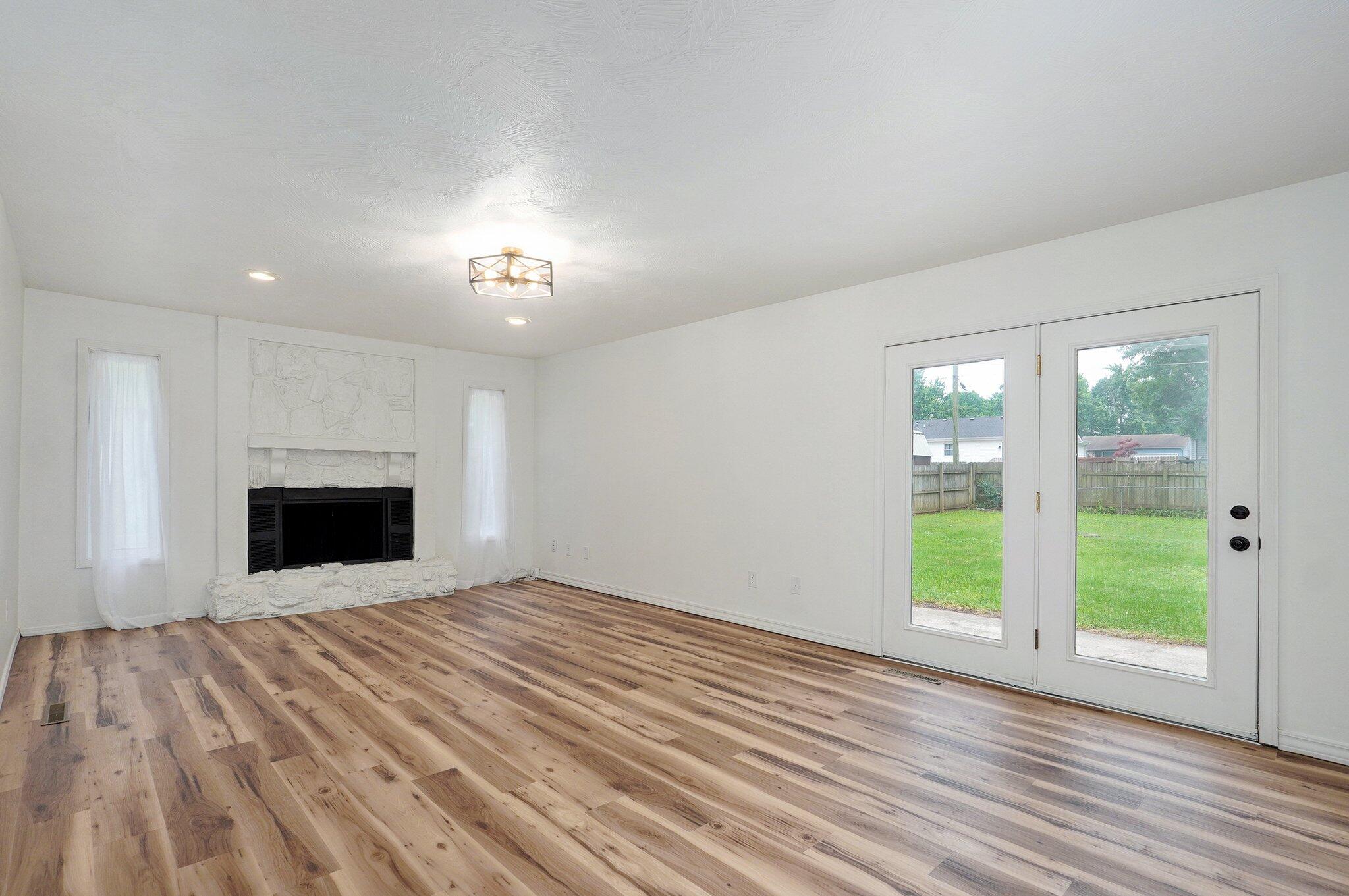 930 West Sunset Street Property Photo 5