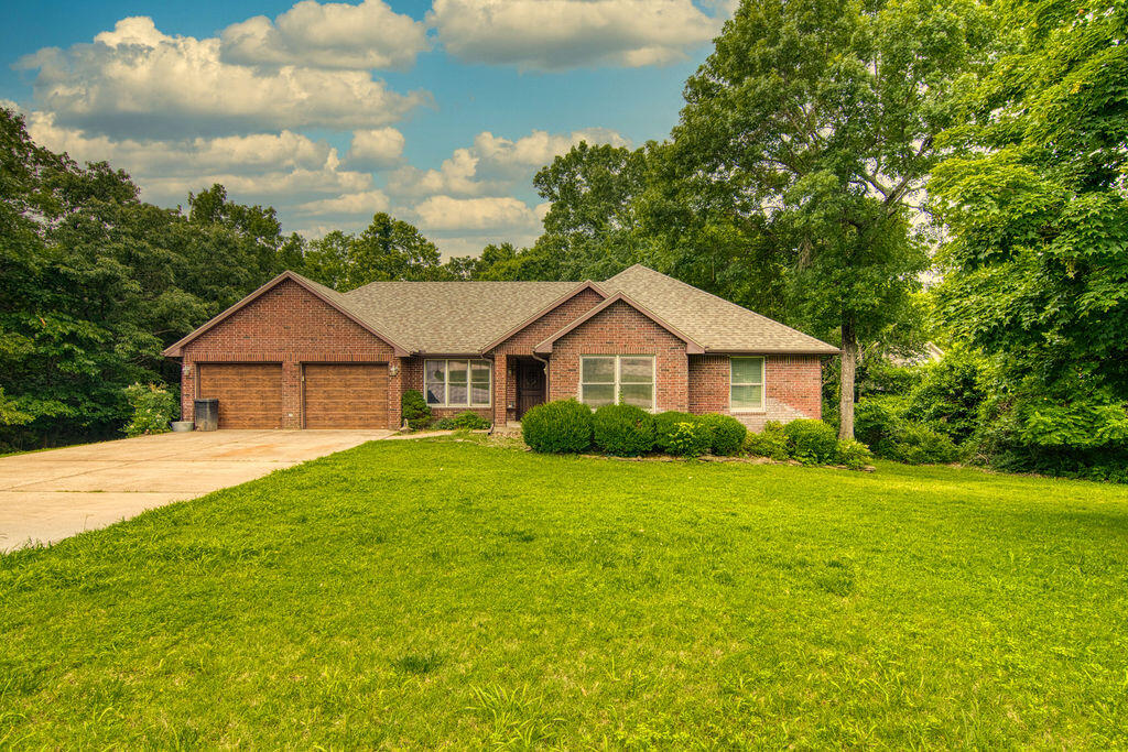 147 River Bluff Drive Property Photo 1