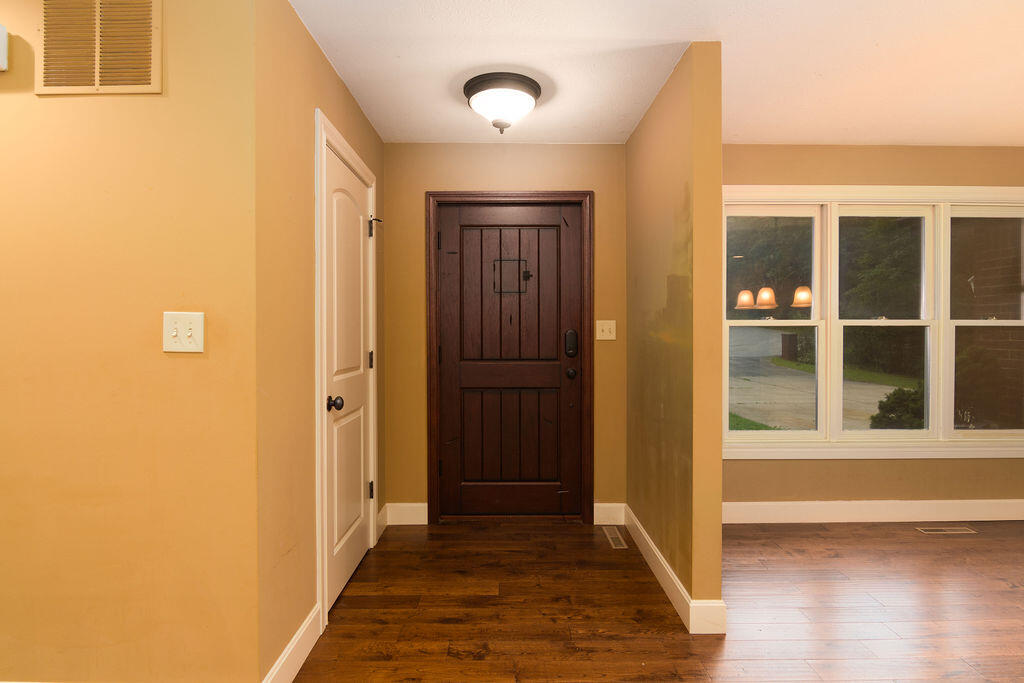 147 River Bluff Drive Property Photo 9