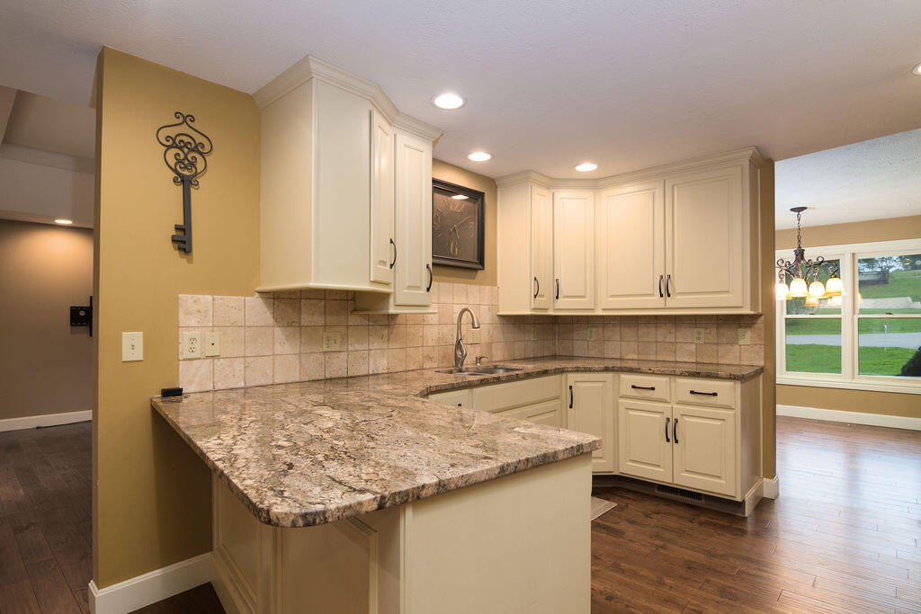 147 River Bluff Drive Property Photo 11