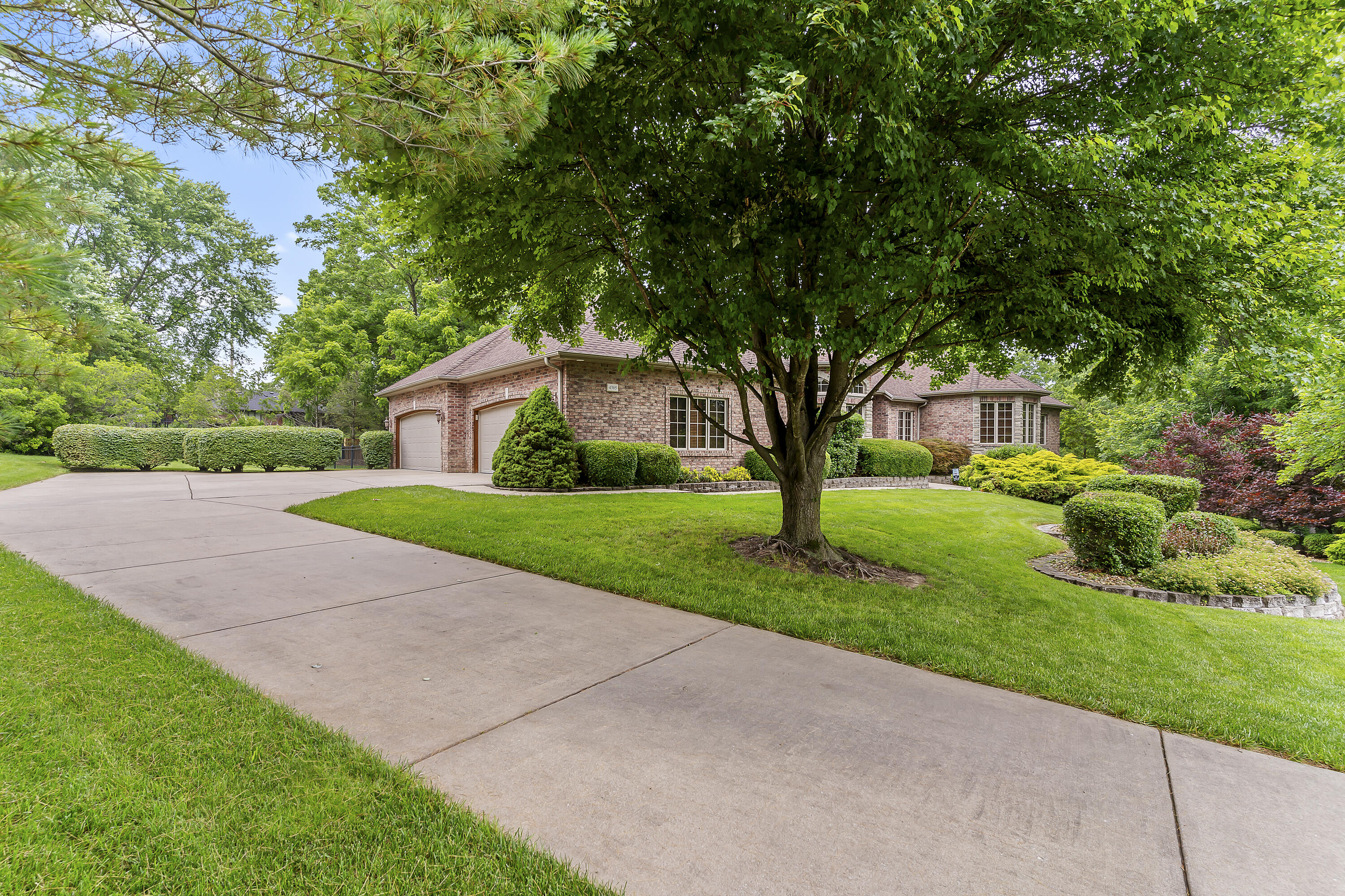 4305 East Scotty Court Property Photo 4