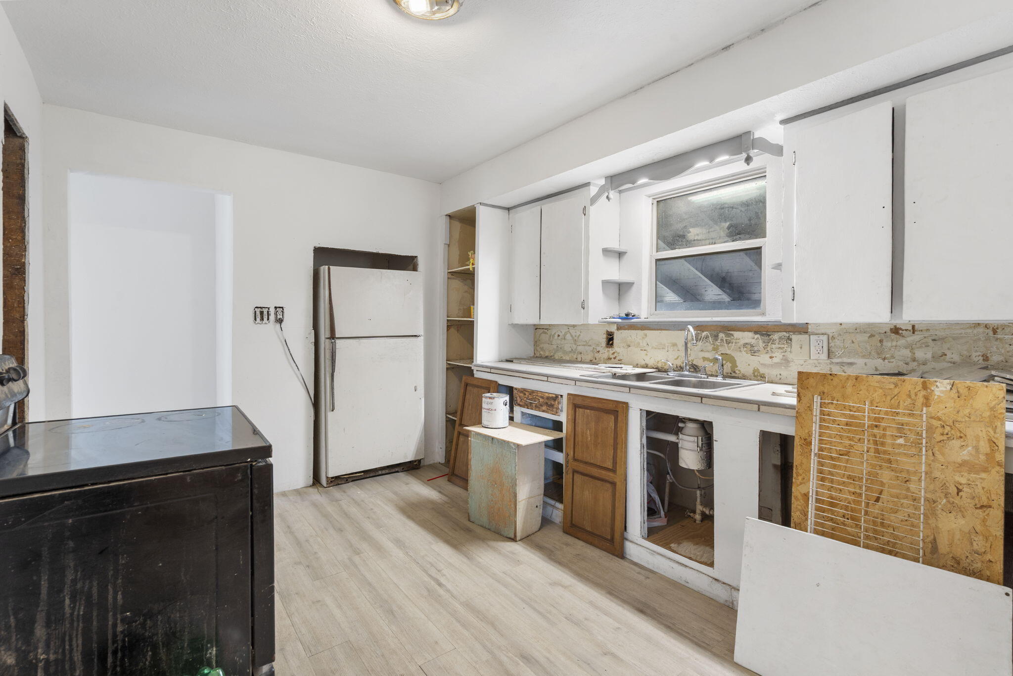 711 West Hovey Street Property Photo 6