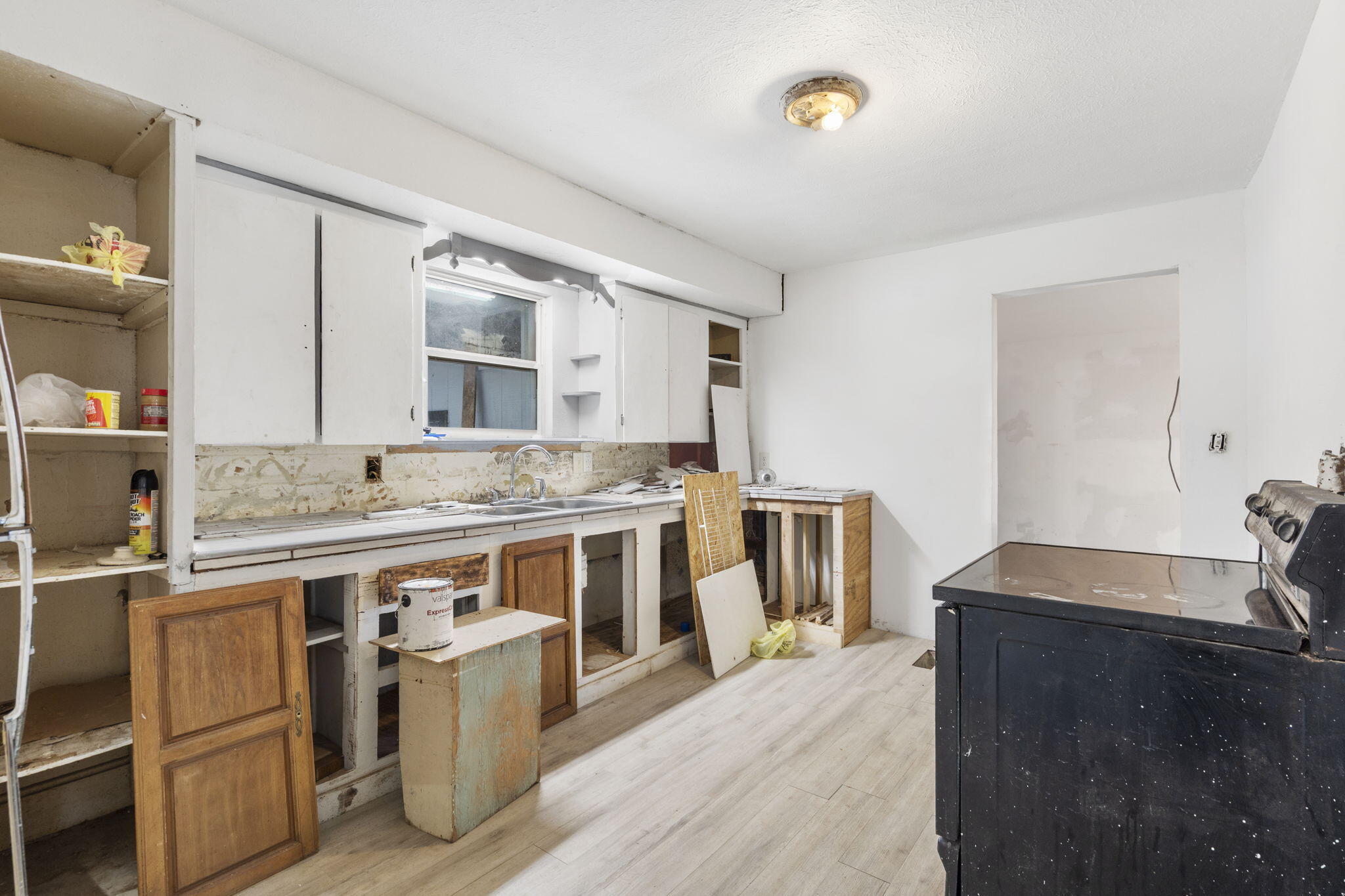711 West Hovey Street Property Photo 8