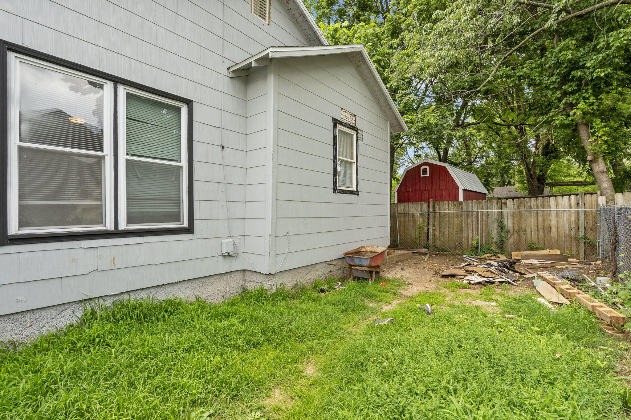711 West Hovey Street Property Photo 16