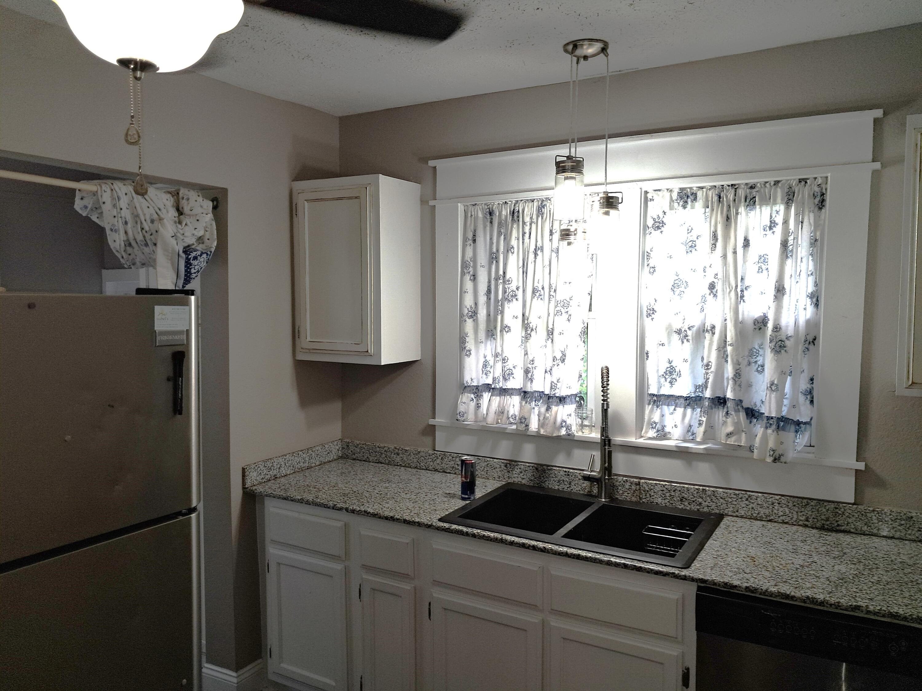 2412 West Olive Street Property Photo 16