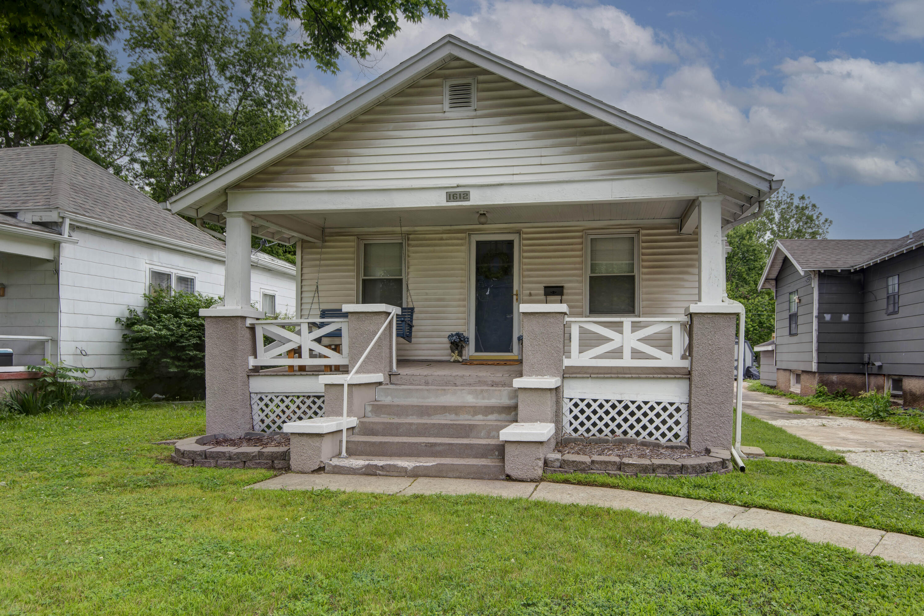1612 North Grant Avenue Property Photo 2