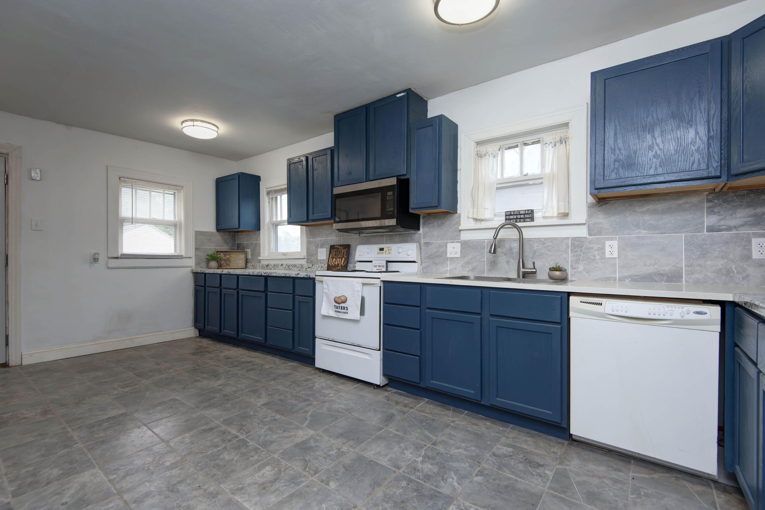 1612 North Grant Avenue Property Photo 10
