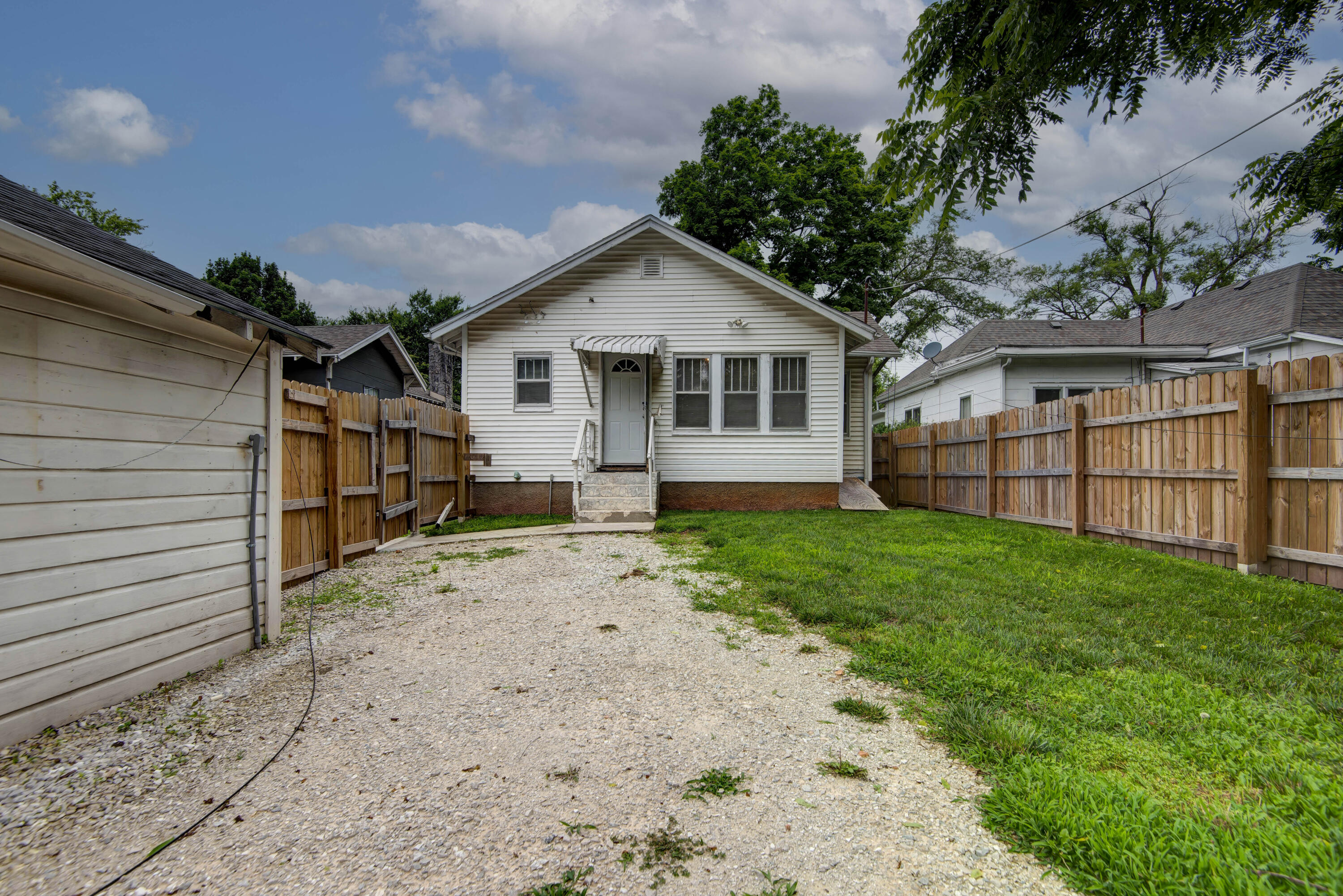 1612 North Grant Avenue Property Photo 16