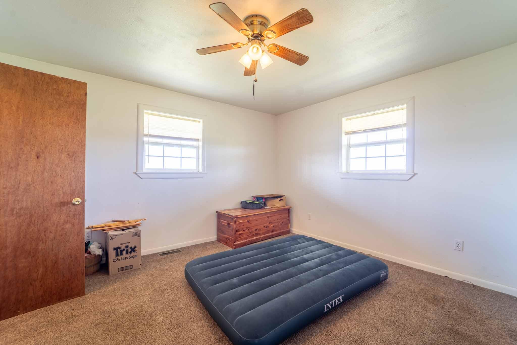 15608 Lawrence 2007 Property Photo 18