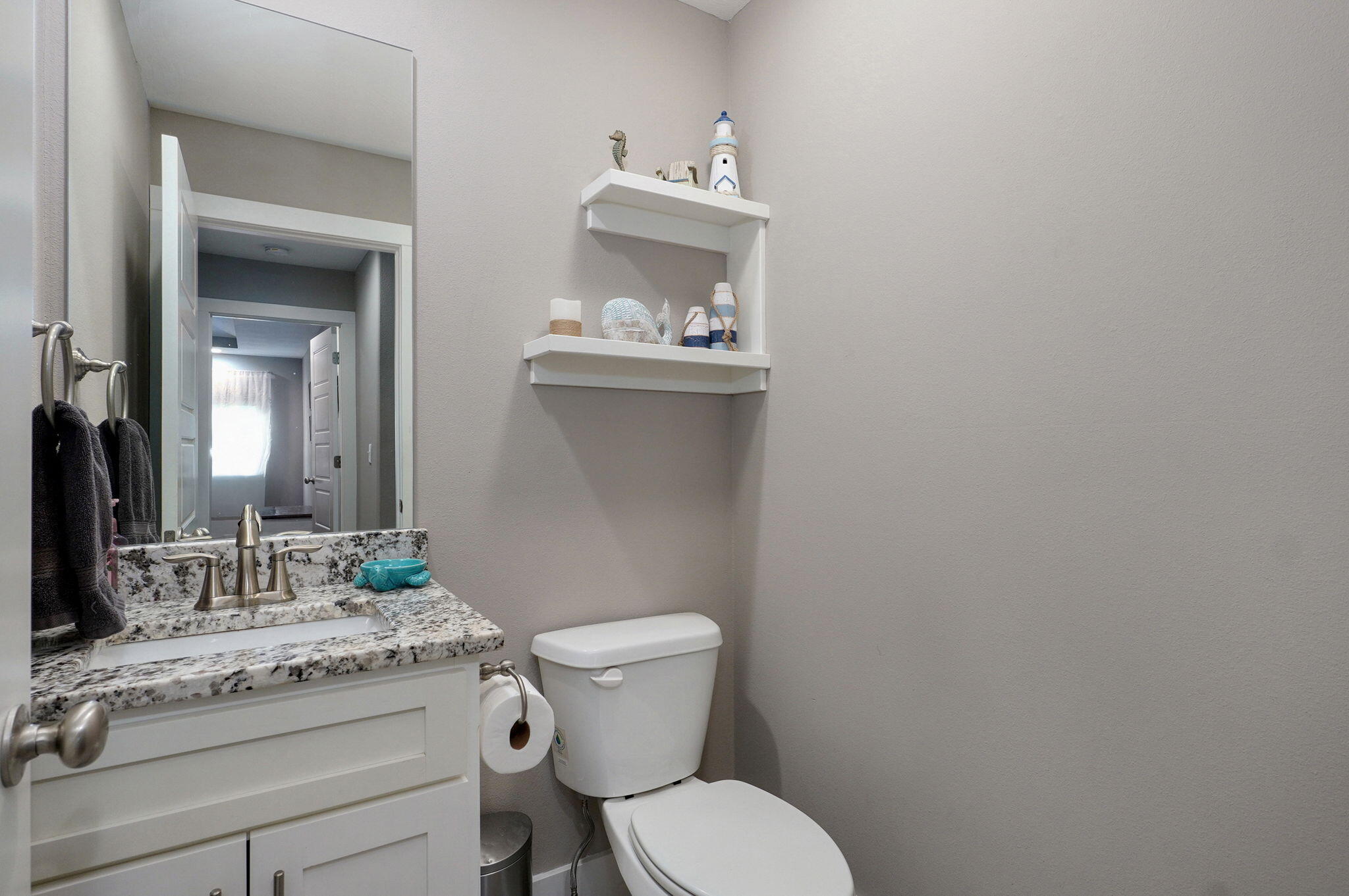 926 East Downshire Drive Property Photo 16
