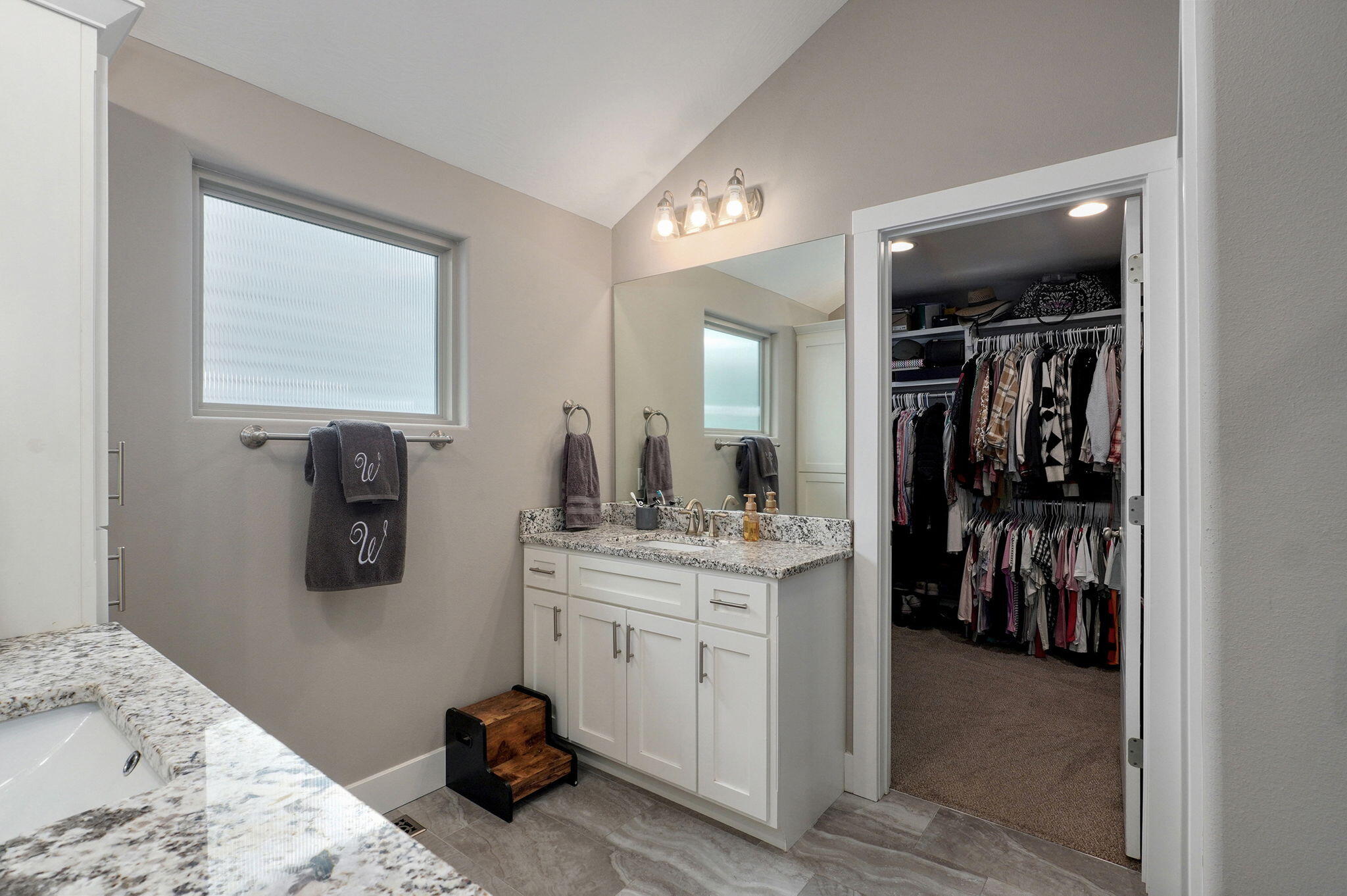 926 East Downshire Drive Property Photo 20