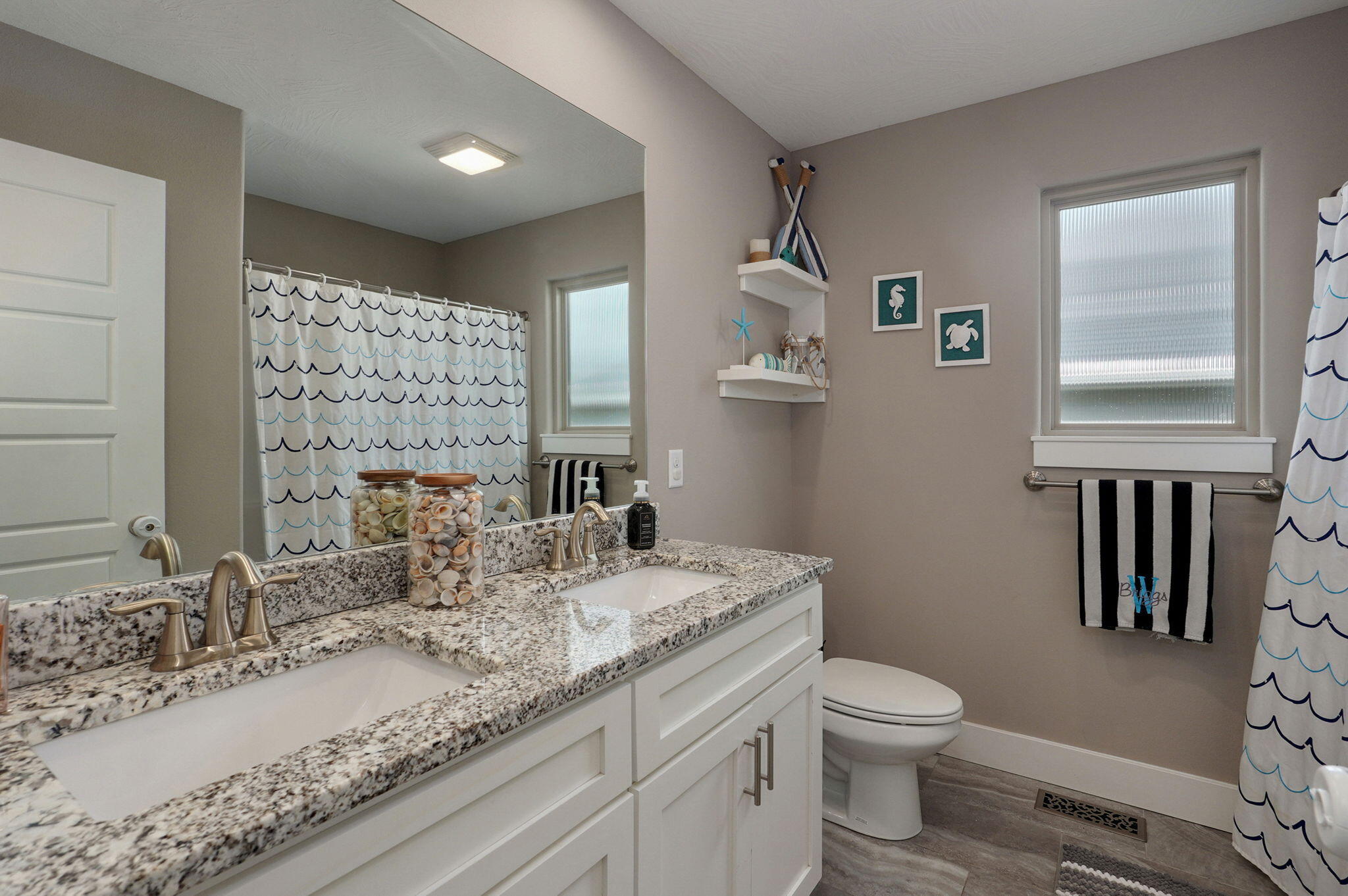 926 East Downshire Drive Property Photo 28