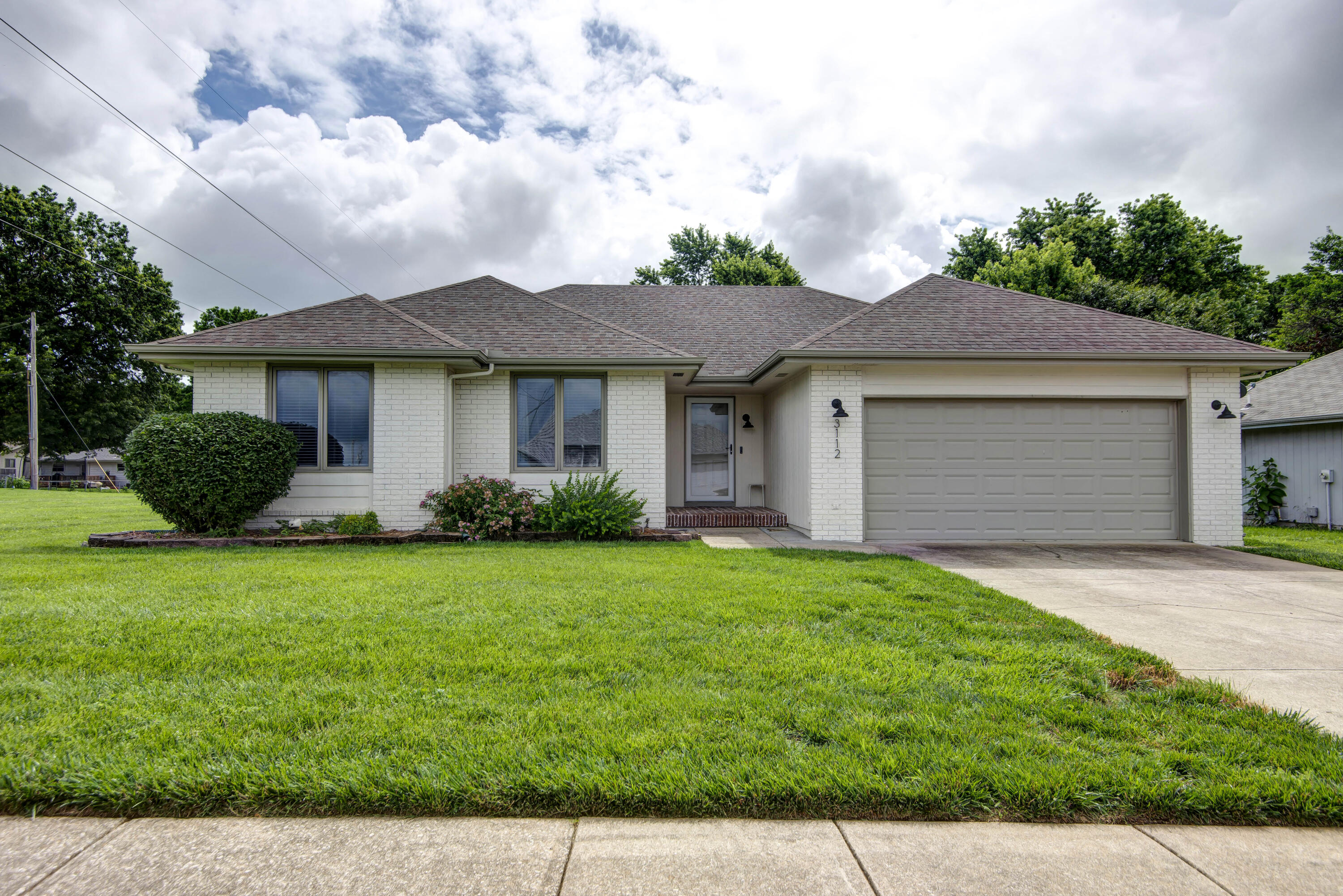 3112 South Fort Avenue Property Photo 1