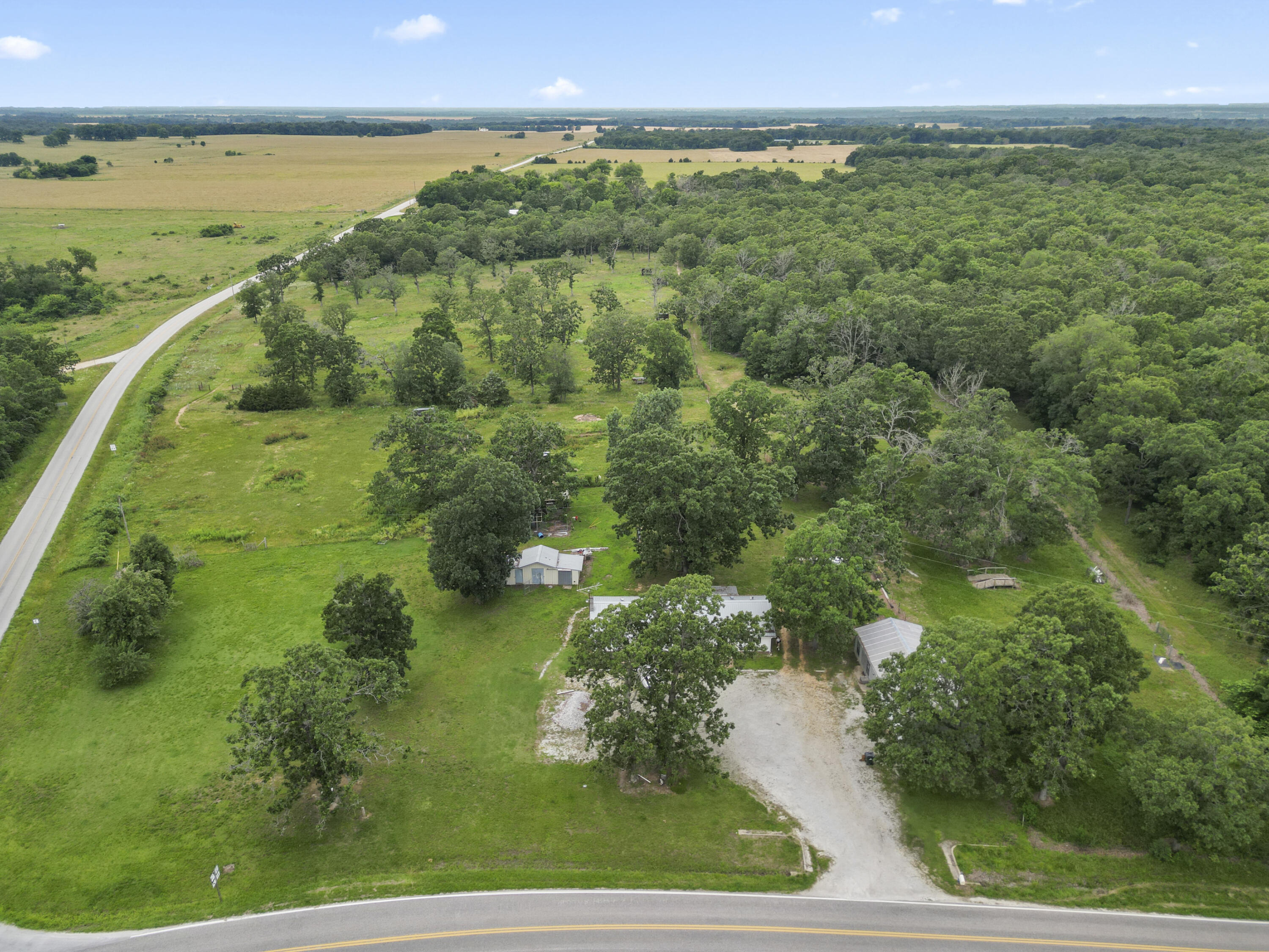 18905 South Highway 97 Property Photo 3