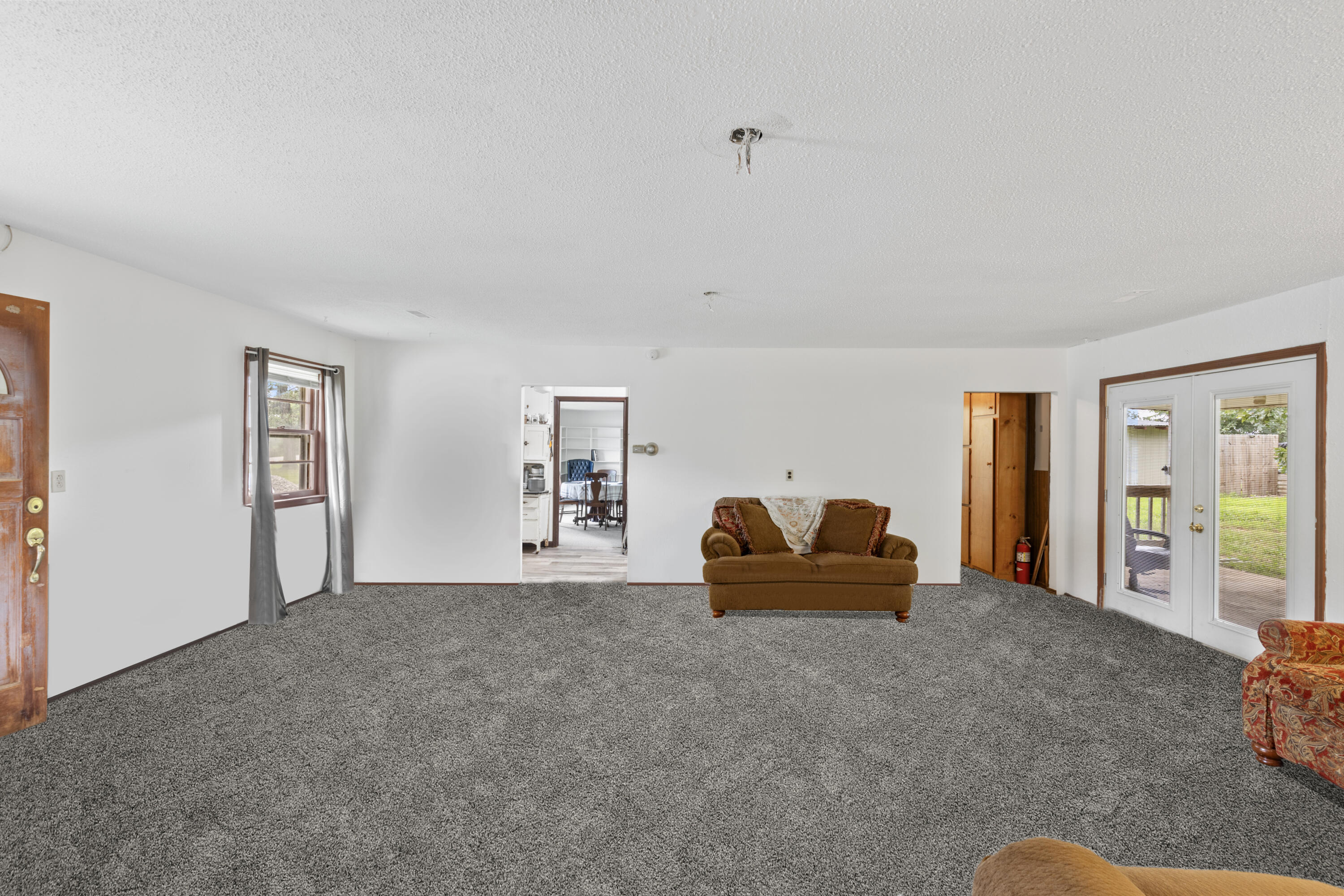 18905 South Highway 97 Property Photo 5