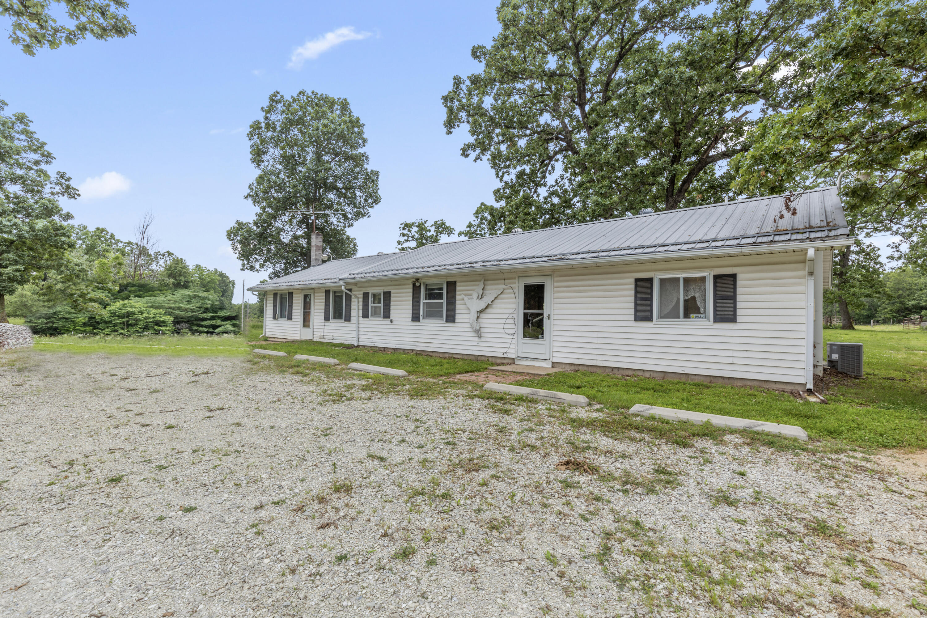 18905 South Highway 97 Property Photo 17