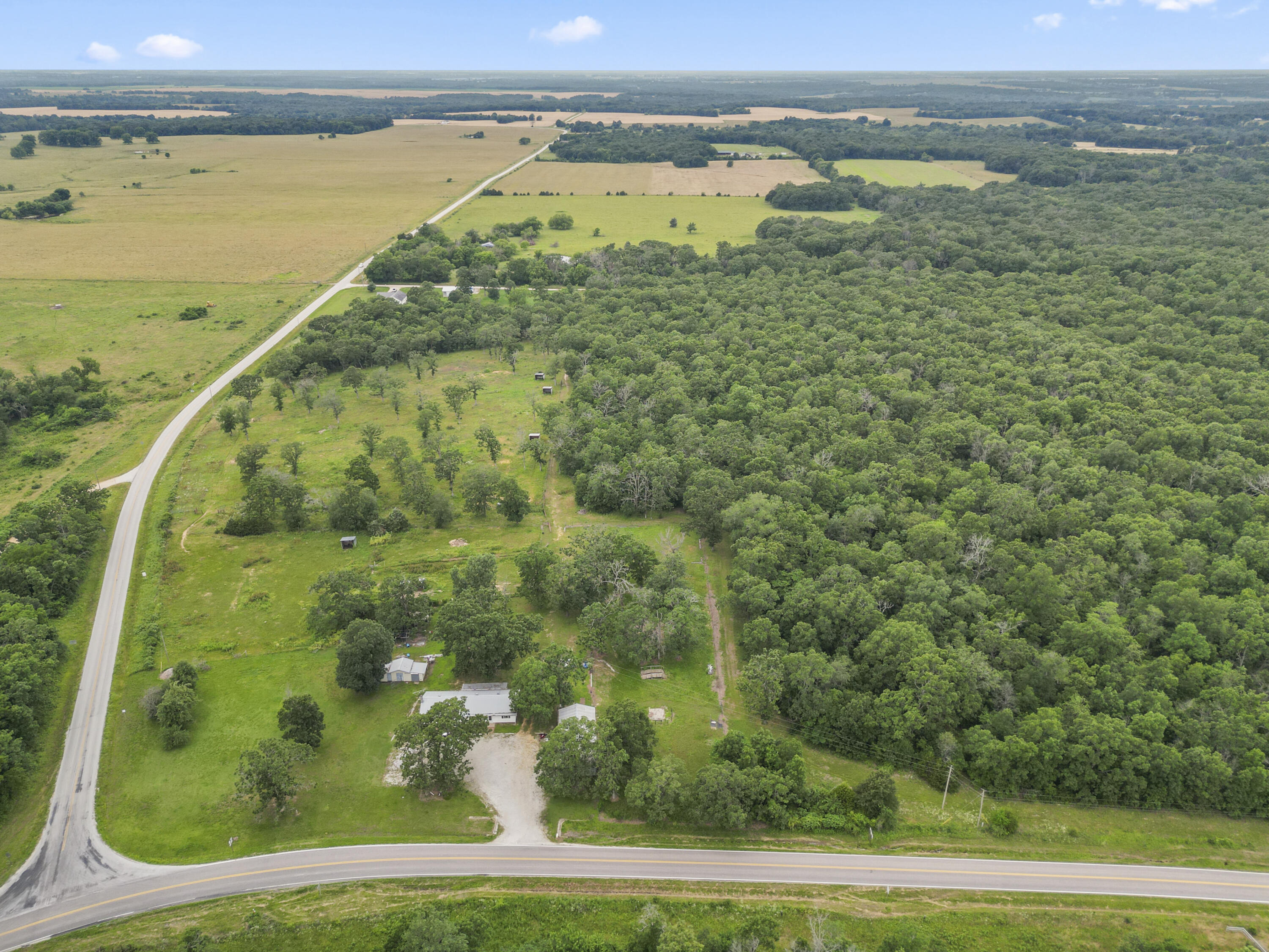 18905 South Highway 97 Property Photo 34