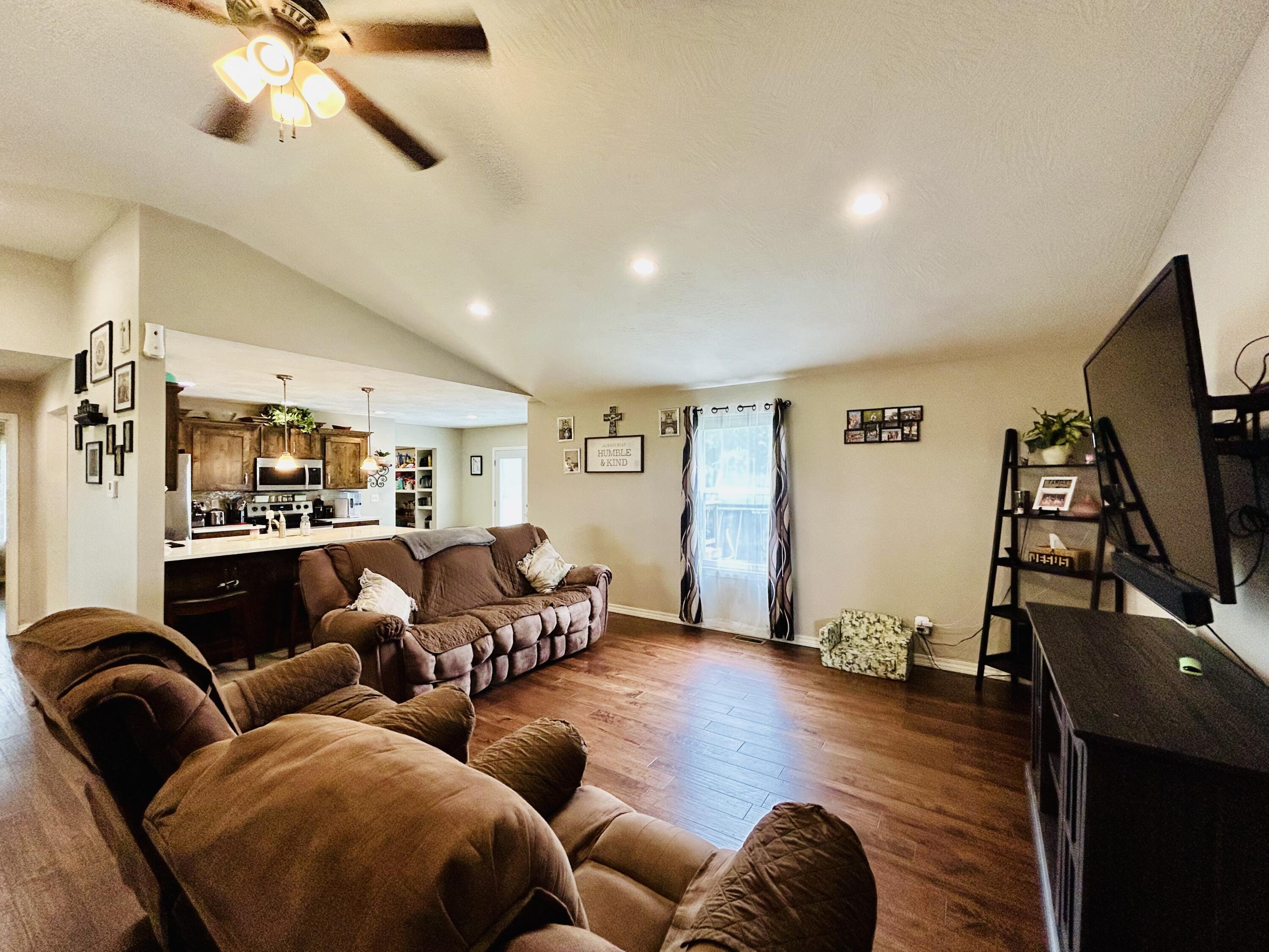 8835 Lawrence 2220 Property Photo 13